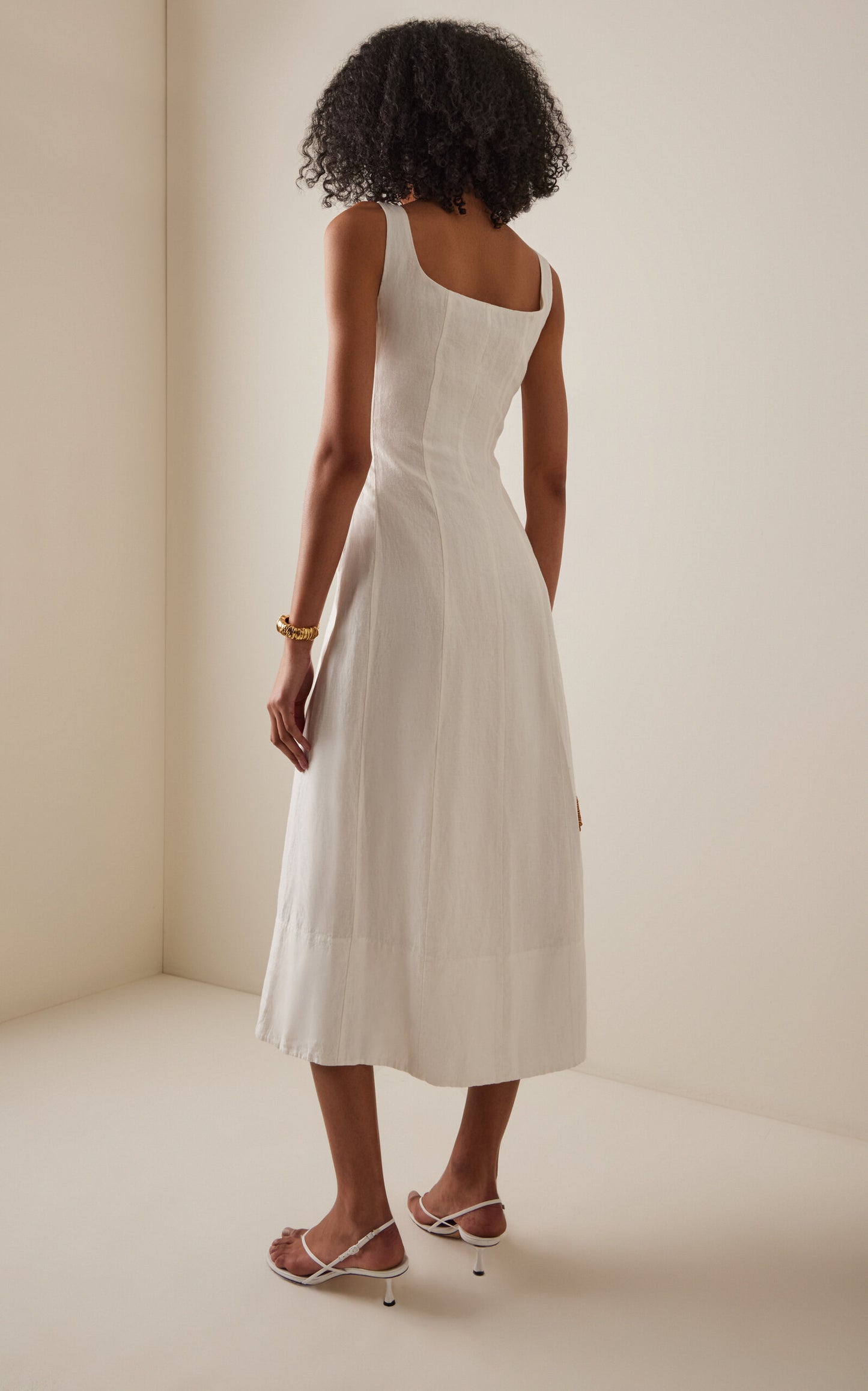 Kinney Linen Midi Dress Kinney Full of charm simple and atmospheric