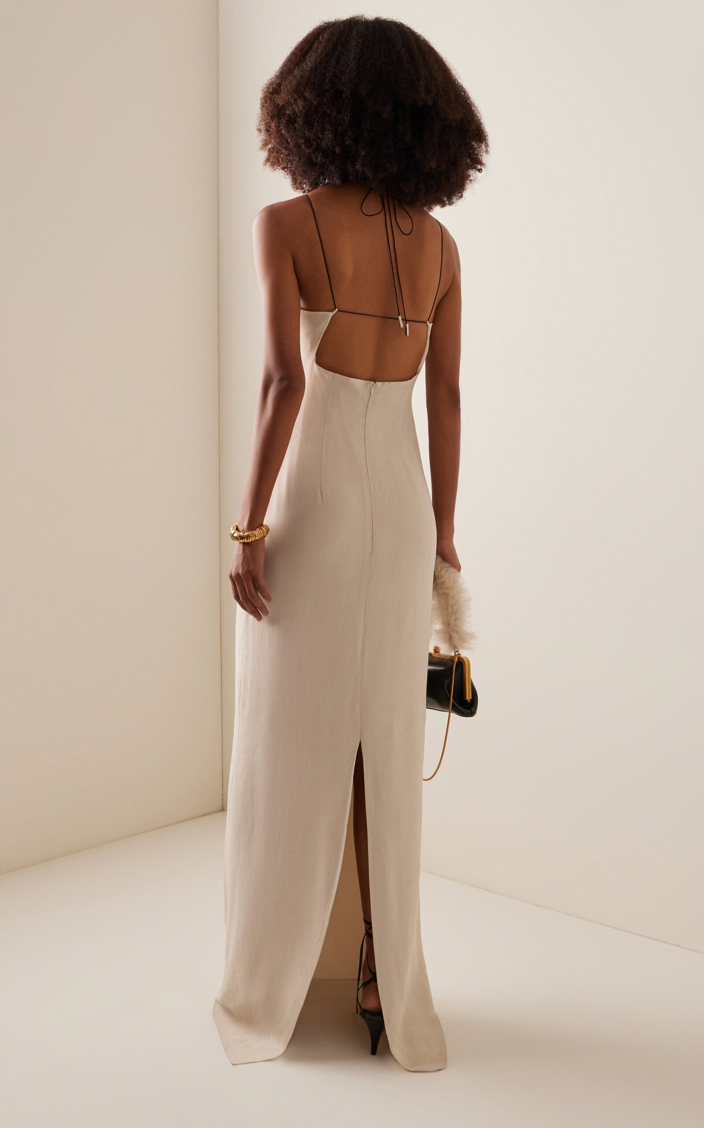 Hebe Crepe Gown Hebe Simple gentle beautiful and grand