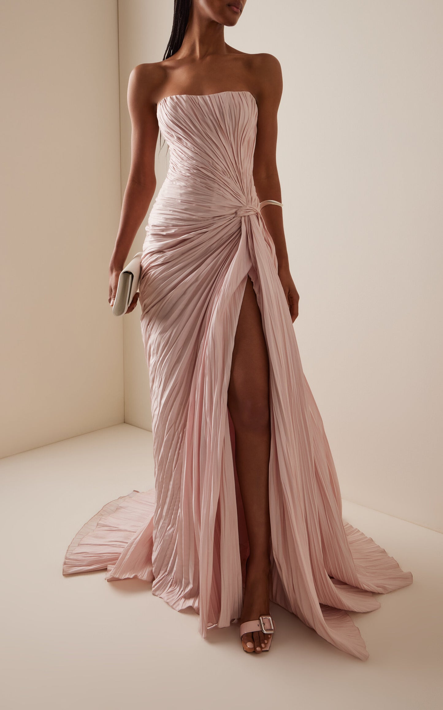 Hand-Pleated Silk Gown Gentle beautiful and grand