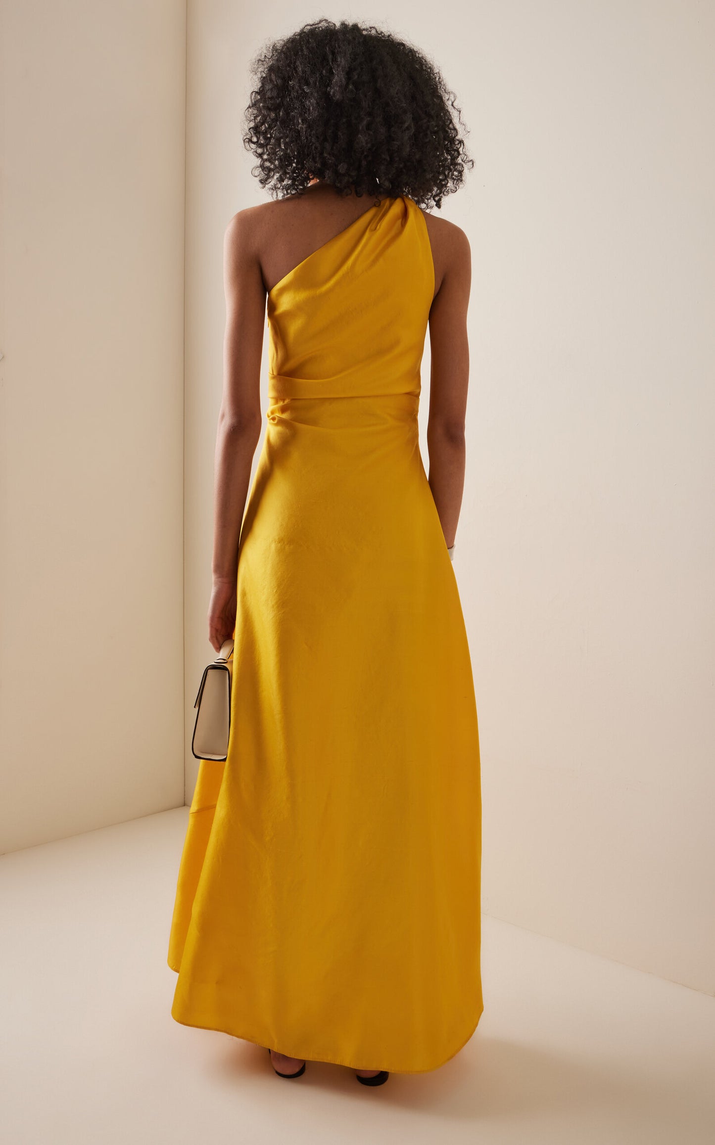 Este Silk Dress Este Silk Simple gentle beautiful and grand