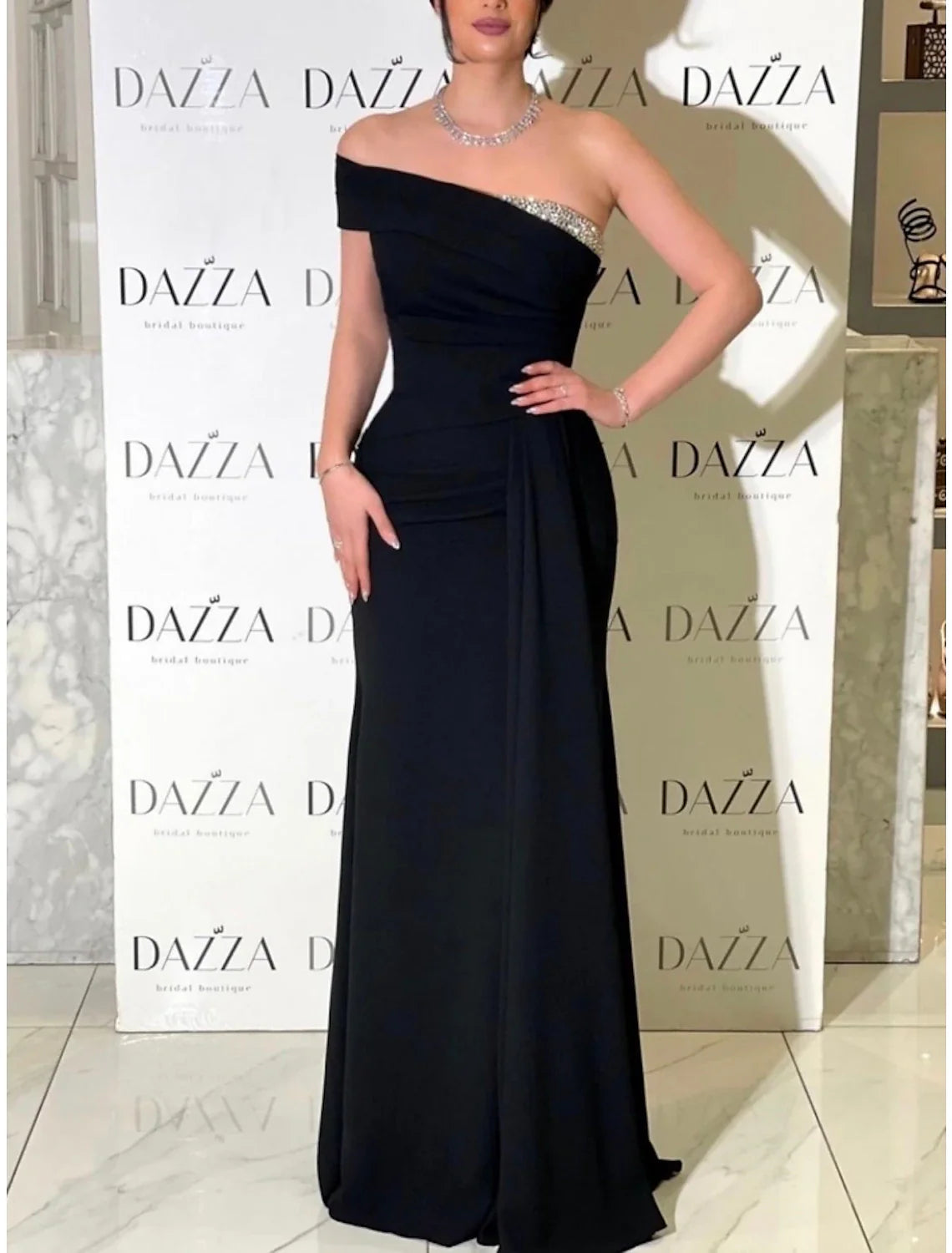 Evening Gown Elegant Dress Formal Sweep Brush Train Black Dress Sleeveless One Shoulder Satin with Pleats Sequin simple gentle atmospheric and unique desi Bring summer colors to enhance whiteness