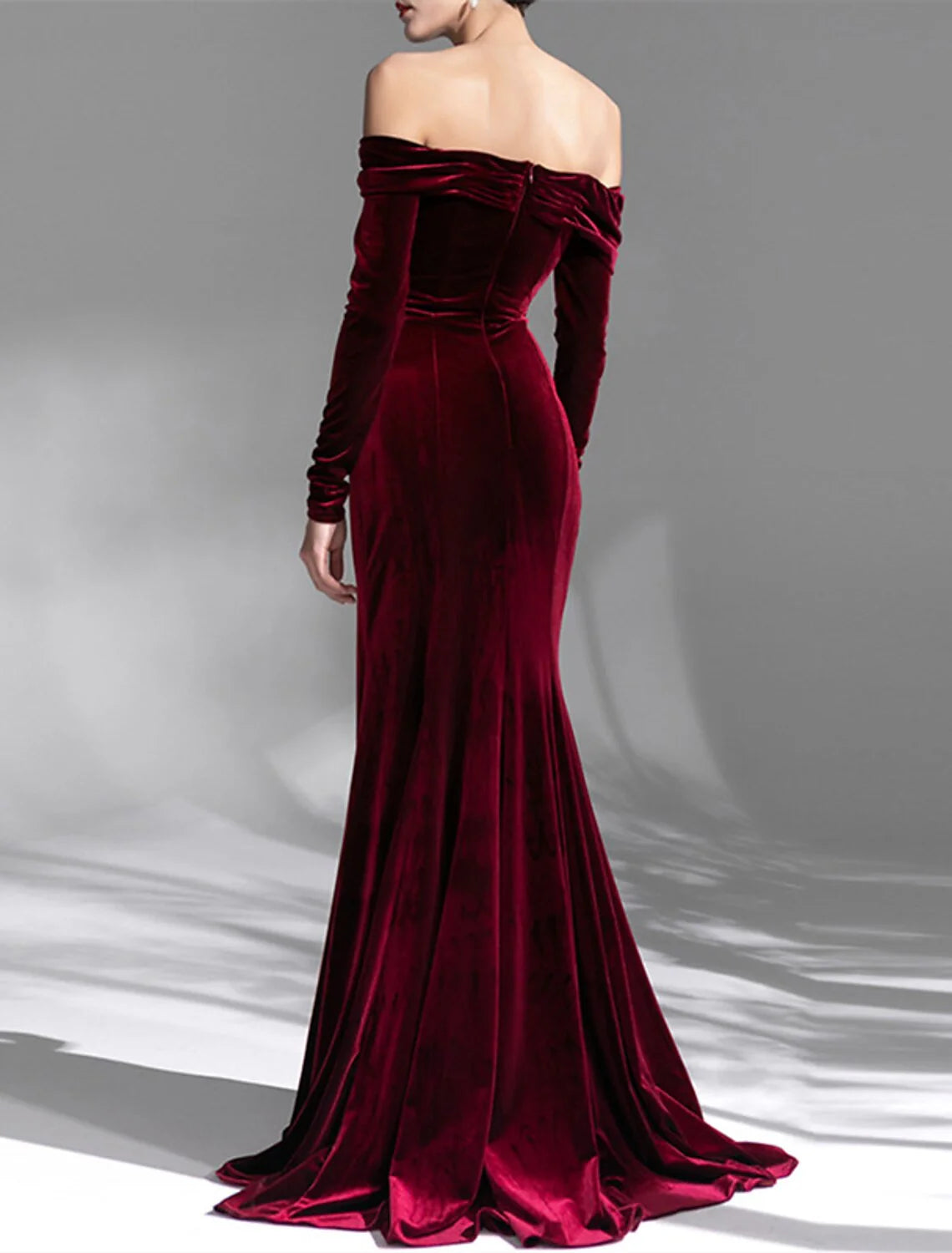 Evening Gown Open Back Dress Formal Wedding Guest Sweep / Brush Train Long Sleeve Off Shoulder Velvet with Ruched simple gentle atmospheric and unique desi Bring summer colors to enhance whiteness