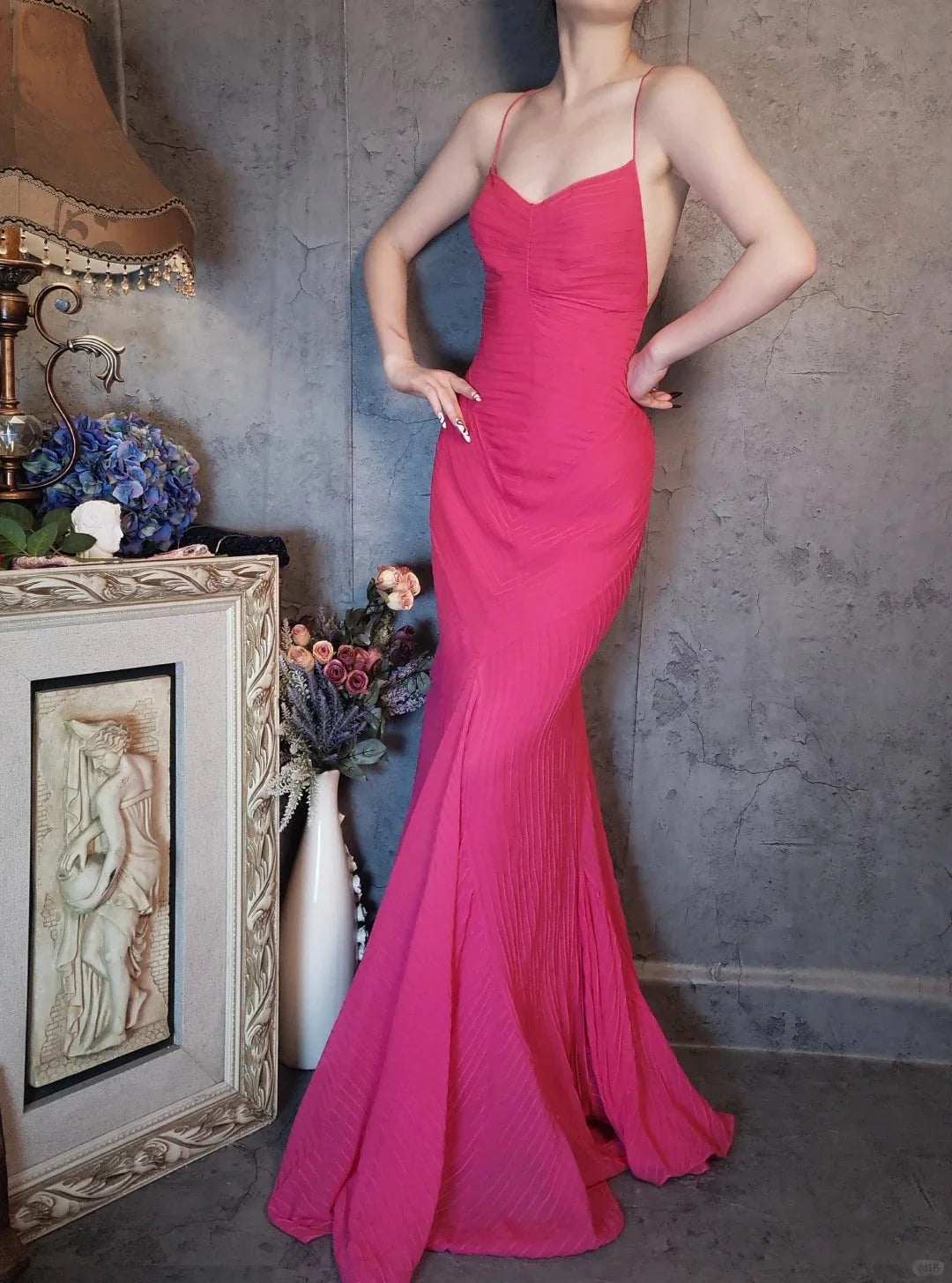 Floor-length hem suspender dress Sleeveless padded bust mermaid - style evening gown