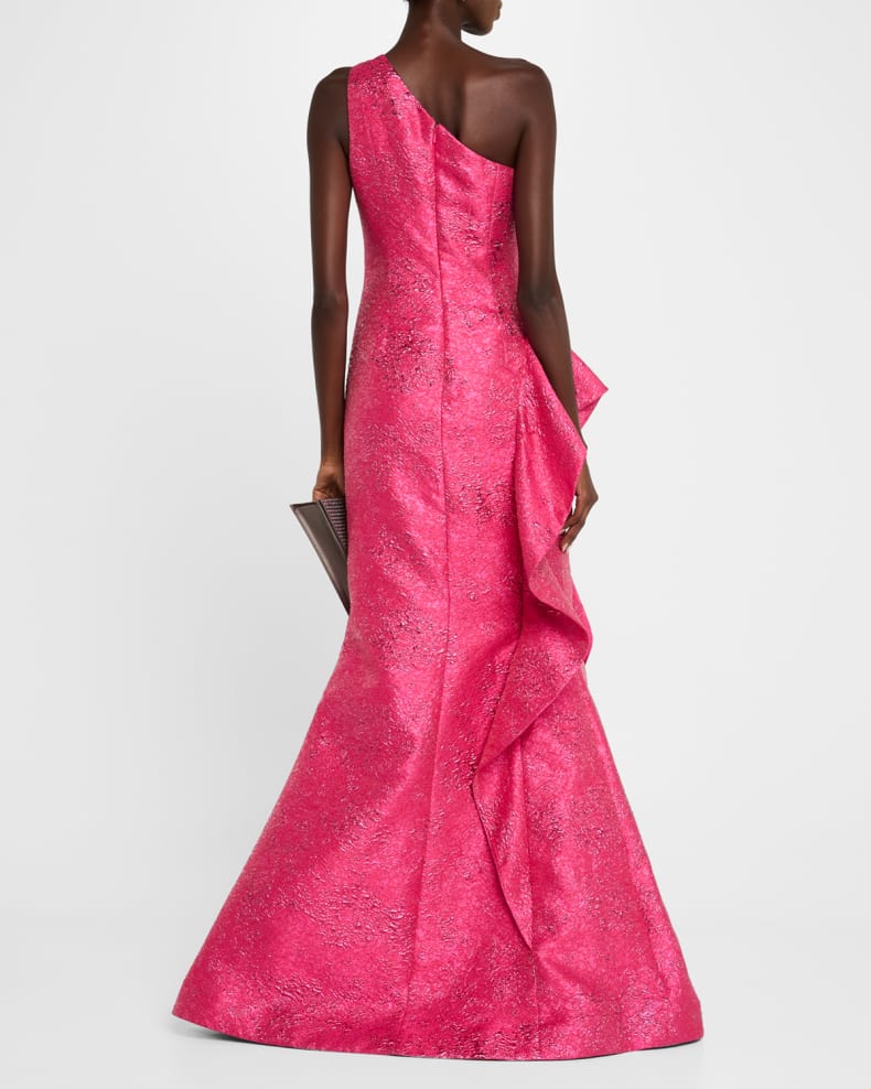 Ruffles JacCrystal Rose Guipure Long-Sleeve Gown Beautiful and charming simple and unique design