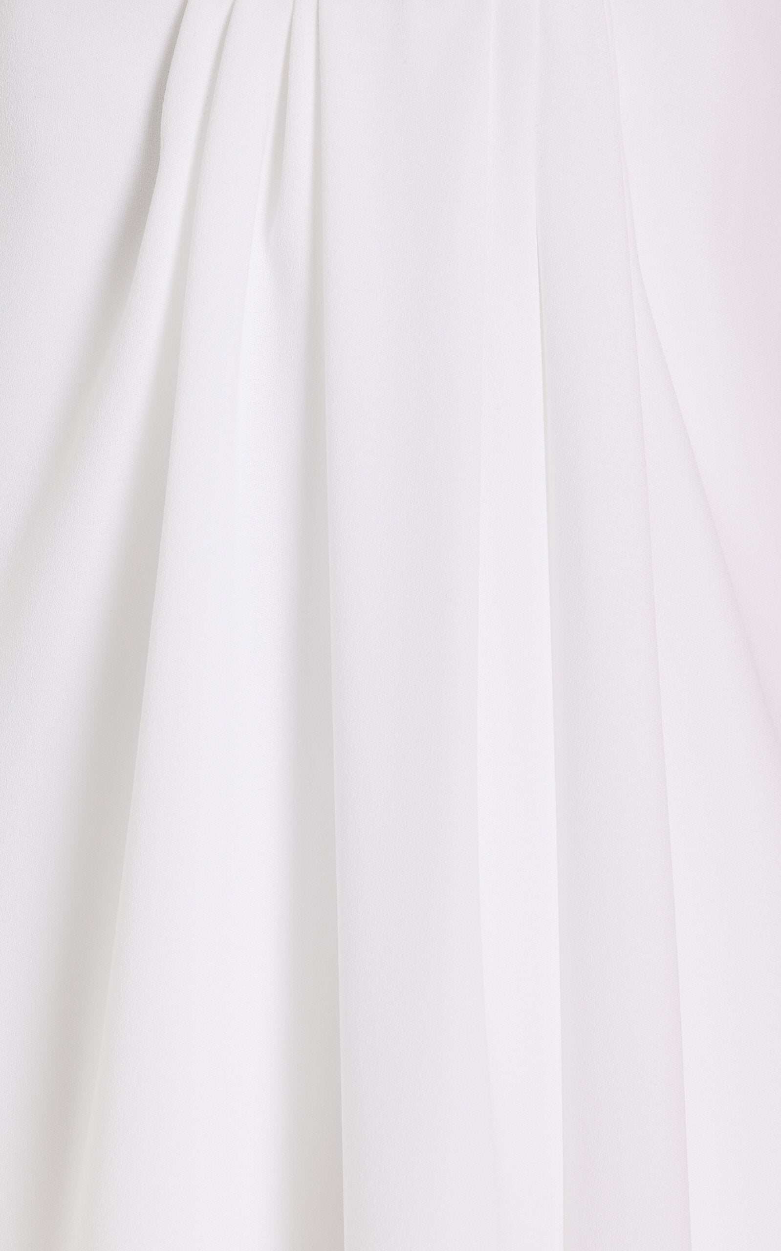 Draped Crepe Strapless Gown Gentle beautiful and grand