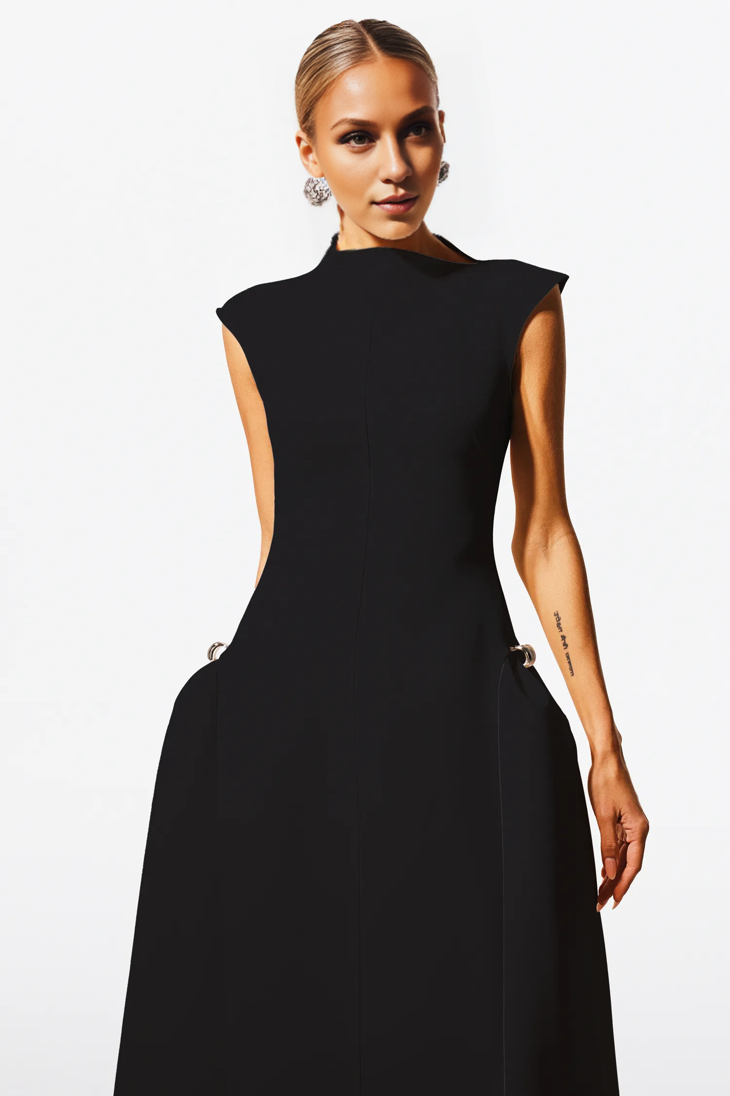 Paca Choker Sleeveless Maxi Dress Simple gentle atmospheric and unique design