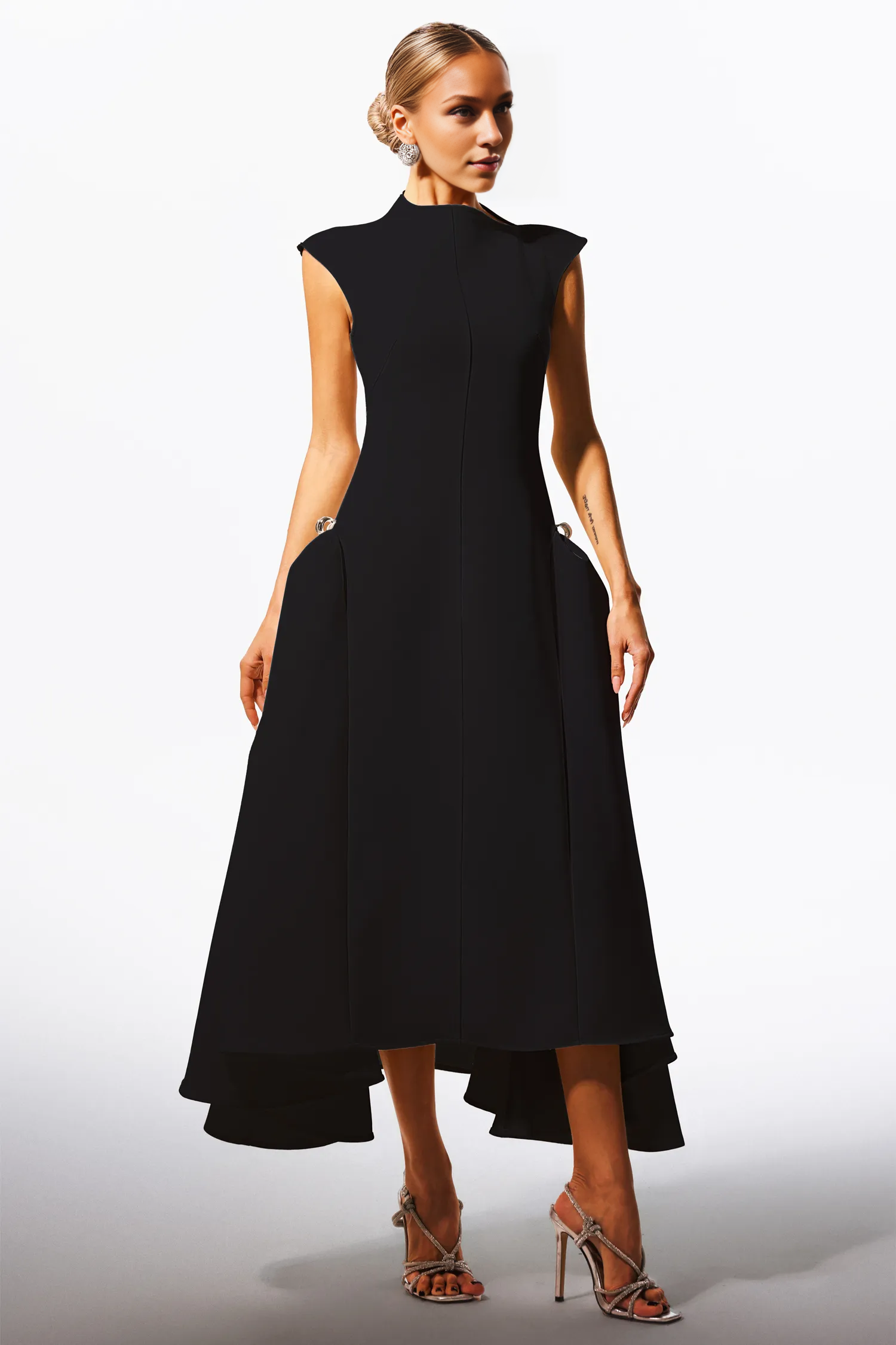 Paca Choker Sleeveless Maxi Dress Simple gentle atmospheric and unique design
