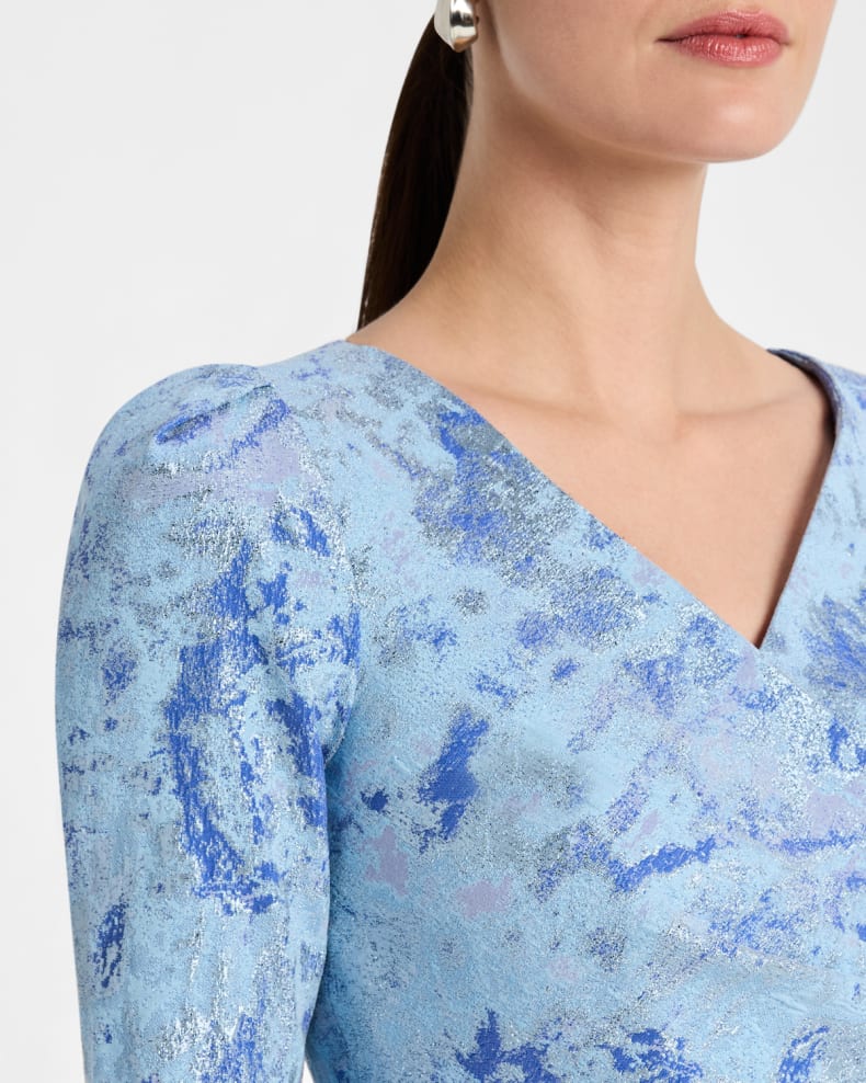 A-LiPleated Metallic Jacquard Column Gown Beautiful and charming simple and unique design