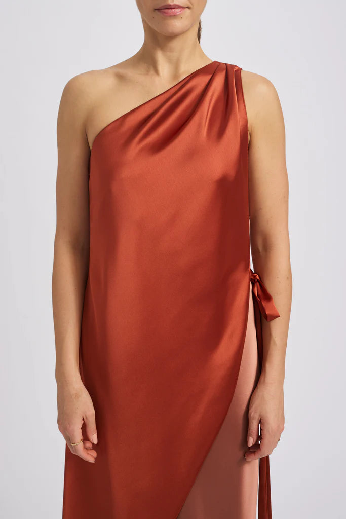 Fluid Satin Draped One Shoulder Gown Simple atmospheric beautiful and unique design