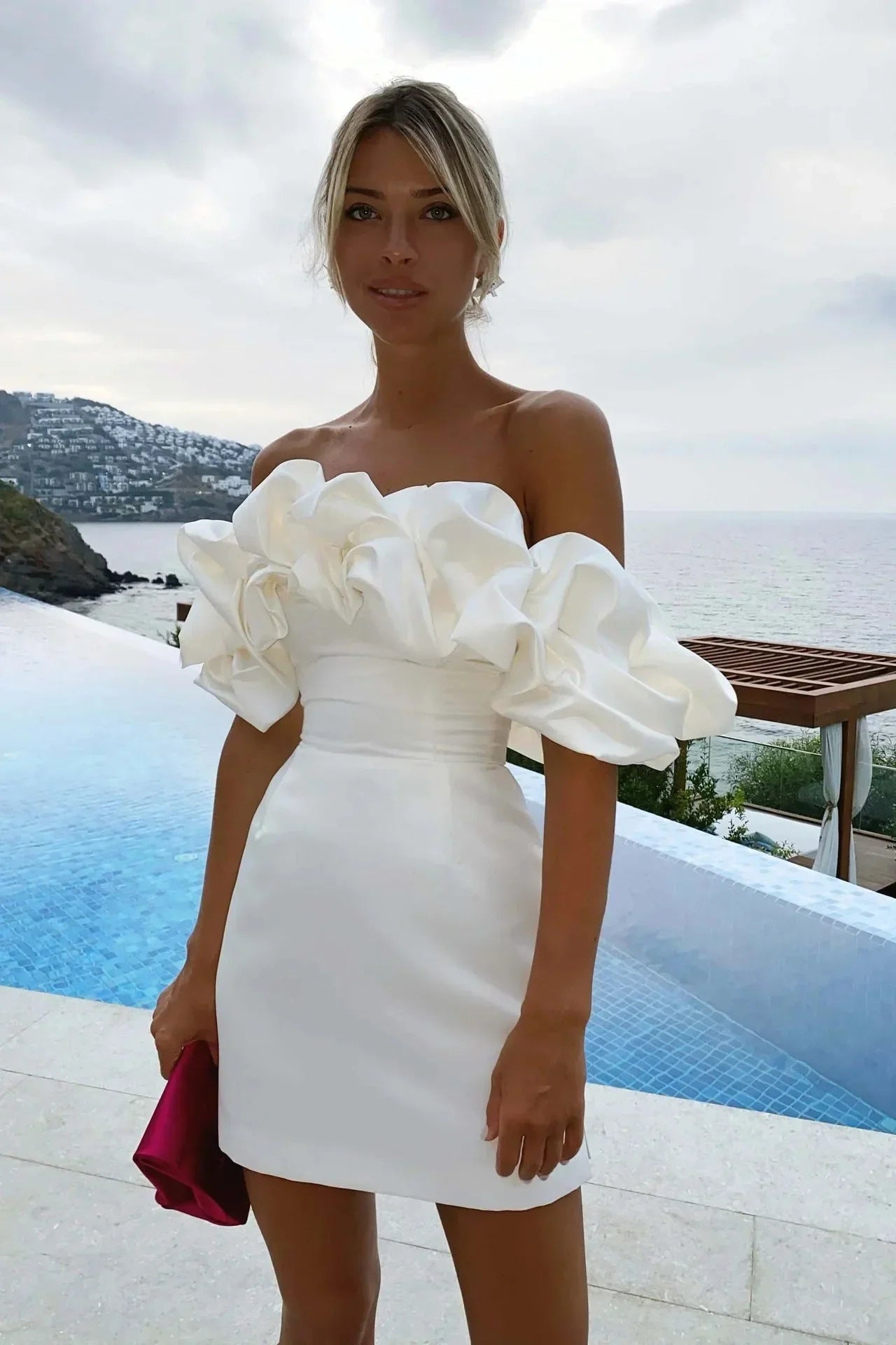 Solid color strapless off-the-shoulder homecoming dress with earrings Simple atmospheric beautiful and unique design