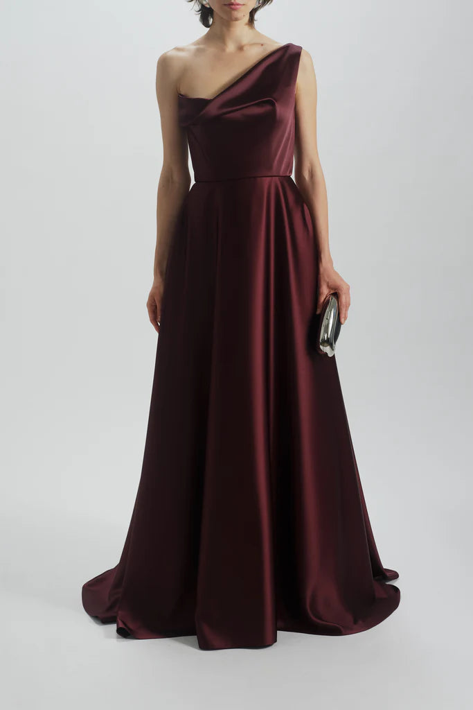 Fluid satin one shoulder draped gown Simple atmospheric beautiful and unique design