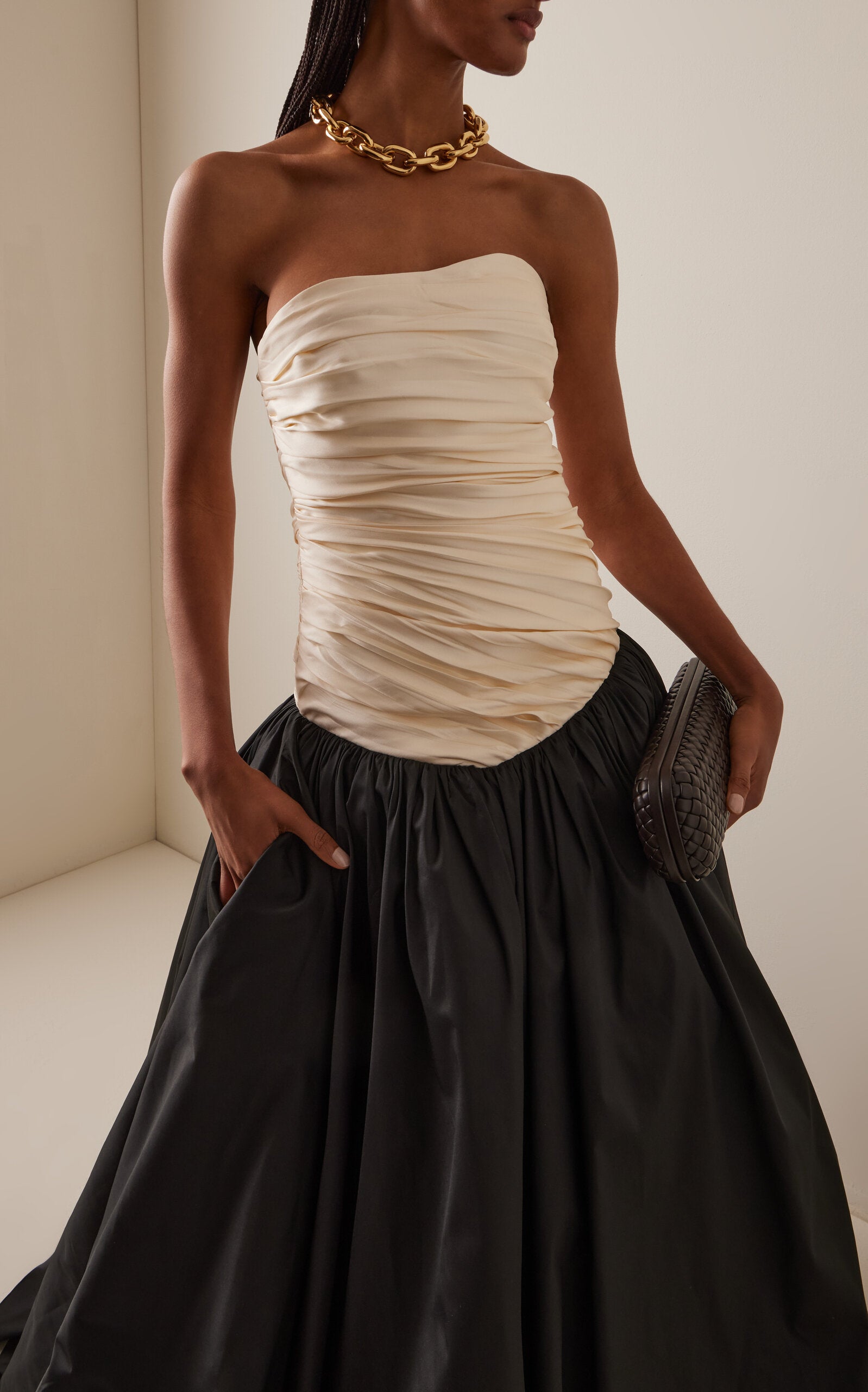 Drop-Waist Silk-Taffeta Gown Gentle beautiful and grand