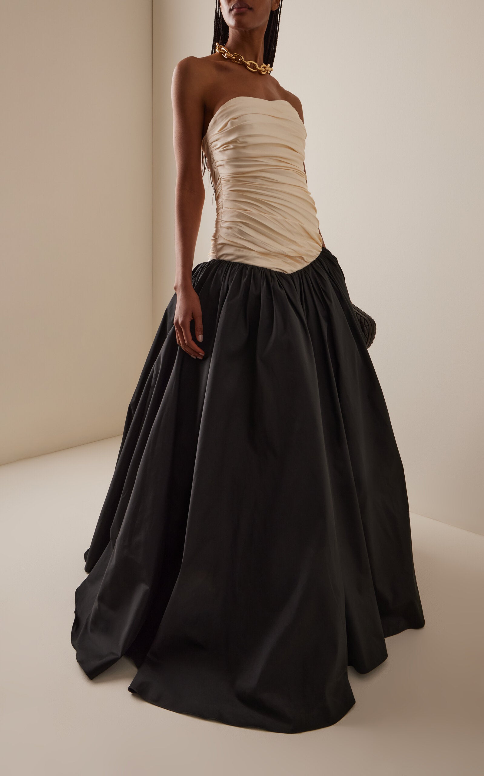 Drop-Waist Silk-Taffeta Gown Gentle beautiful and grand