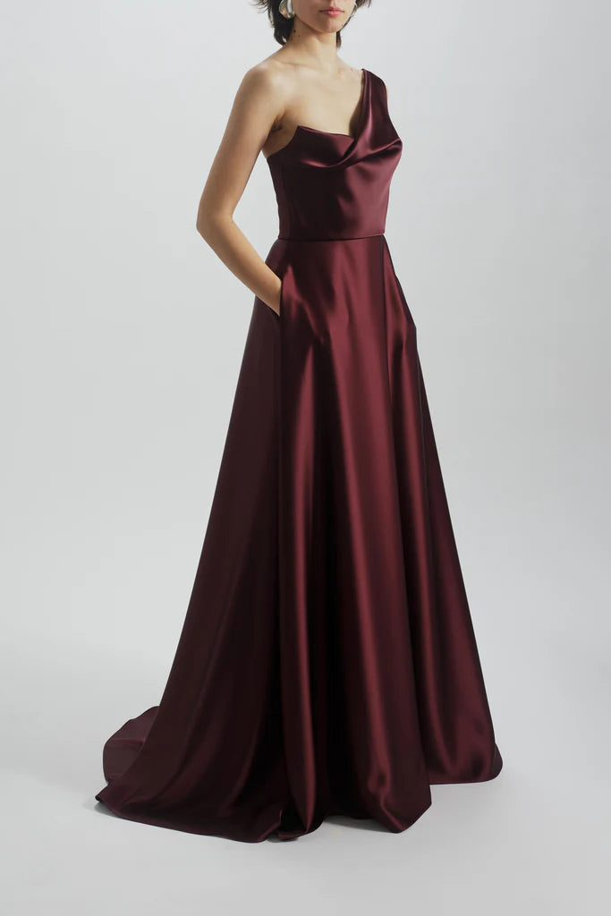 Fluid satin one shoulder draped gown Simple atmospheric beautiful and unique design