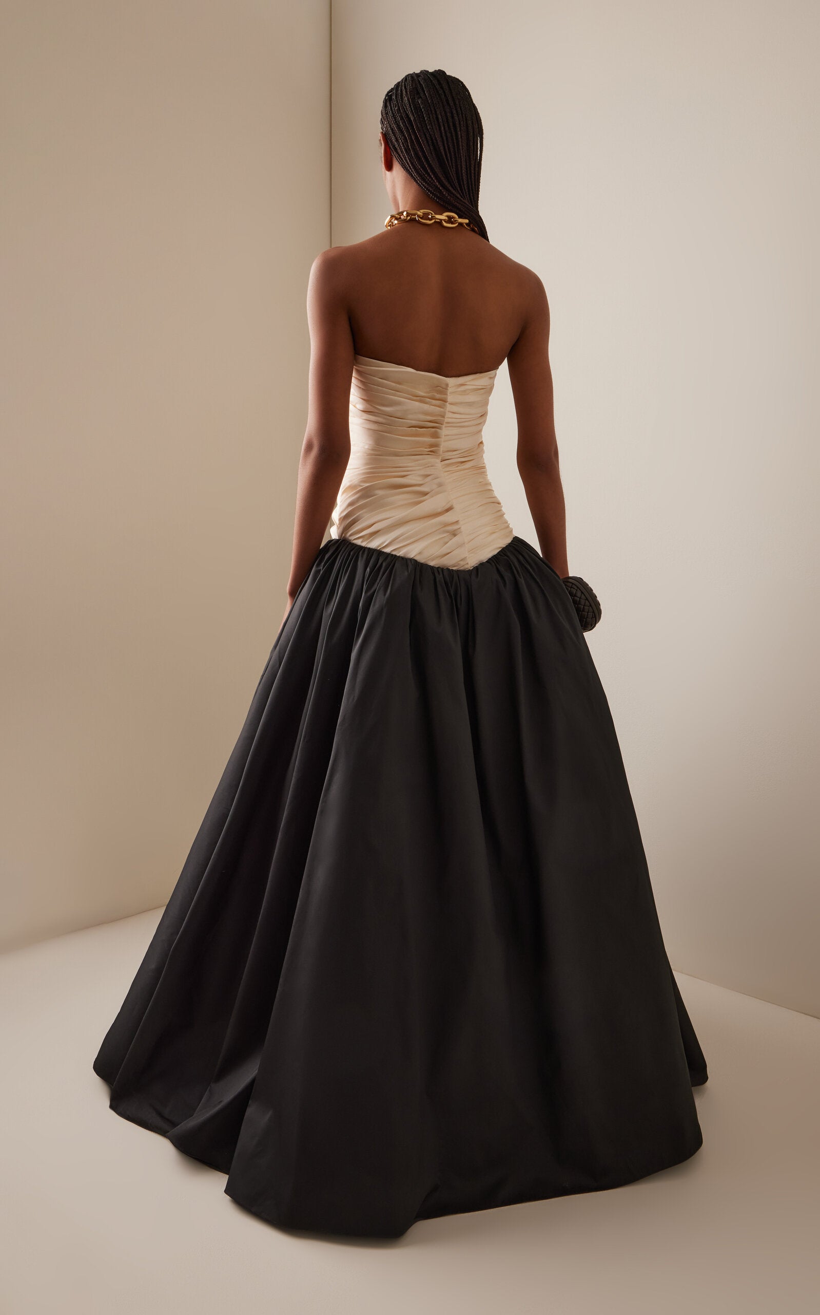 Drop-Waist Silk-Taffeta Gown Gentle beautiful and grand