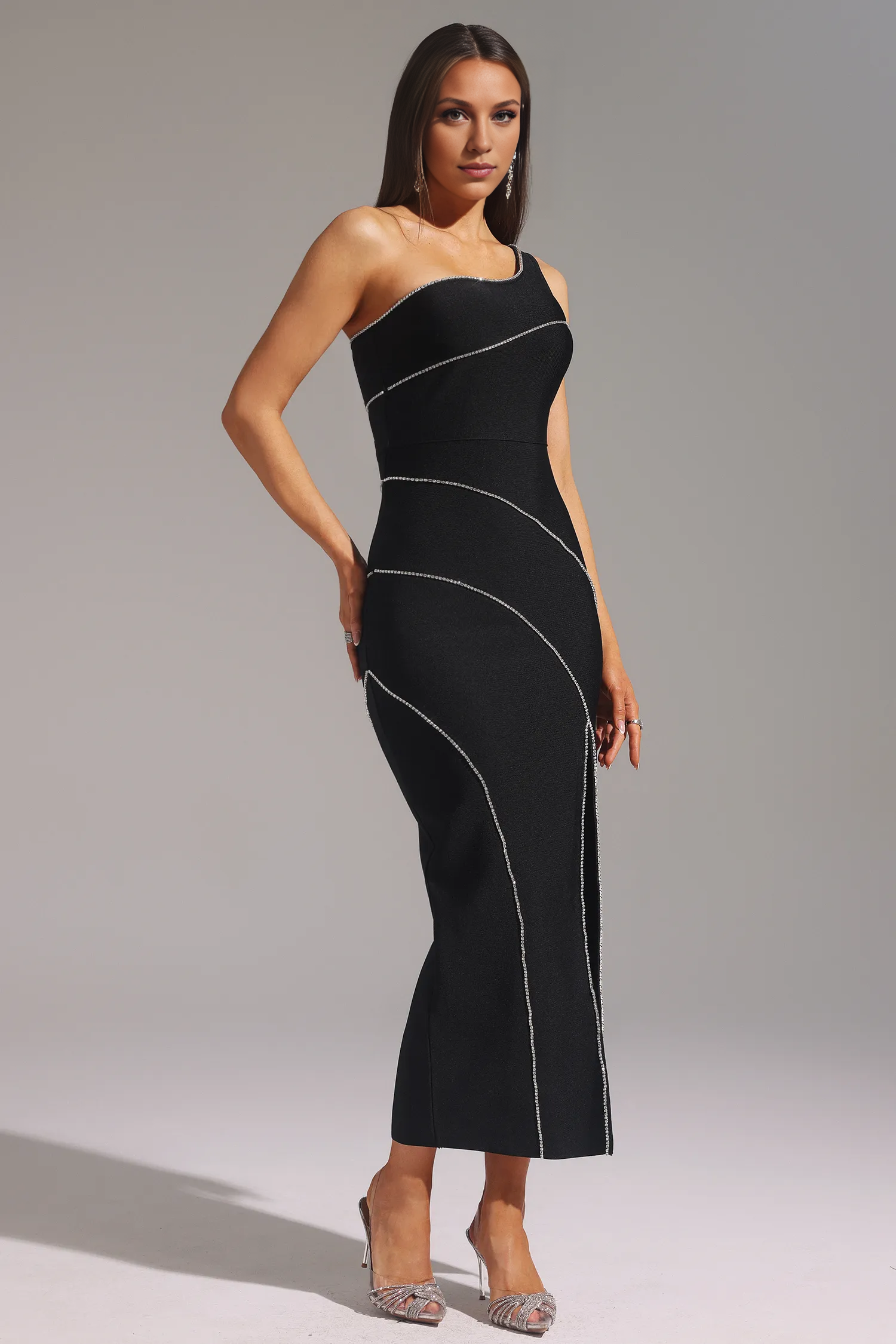 Saga One Shoulder Diamond Bandage Maxi DressSimple gentle atmospheric and unique design