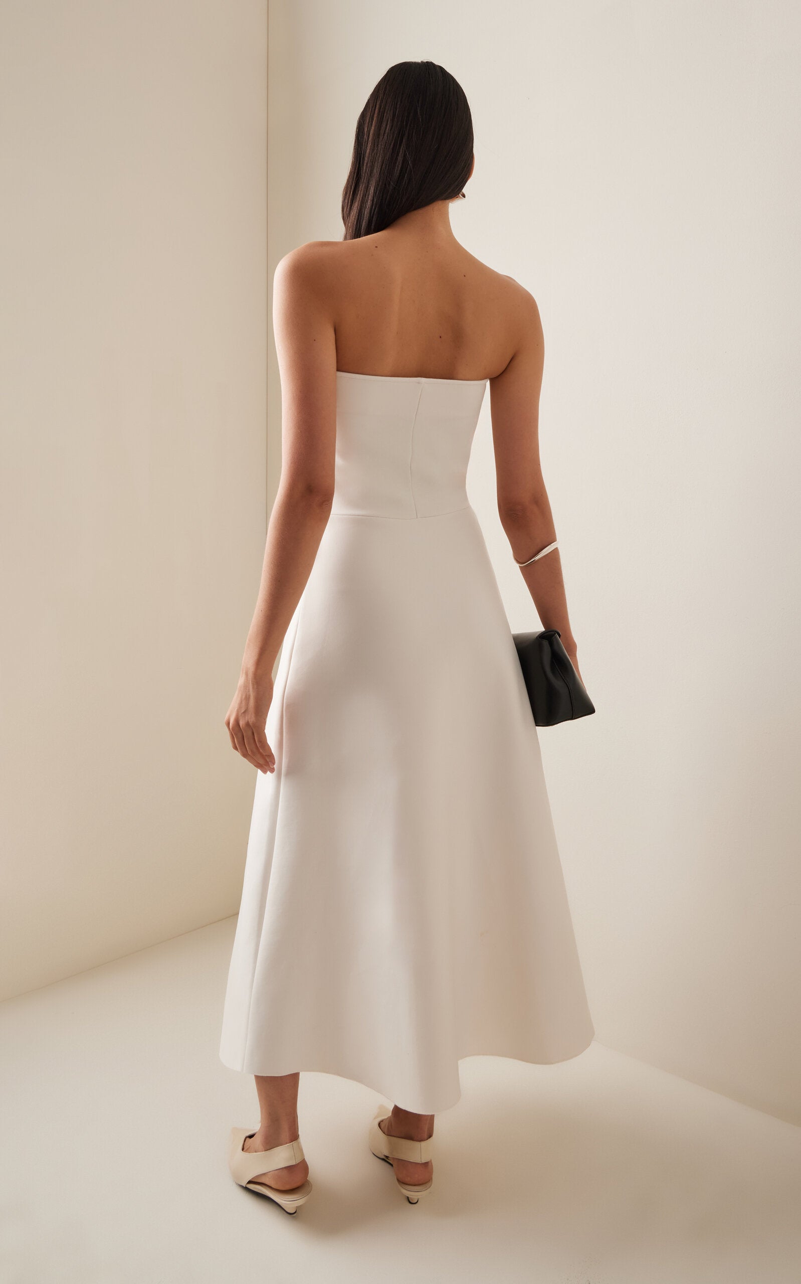 Ruffled Stretch-Crepe Strapless Midi Dress Full of charm simple and atmospheric