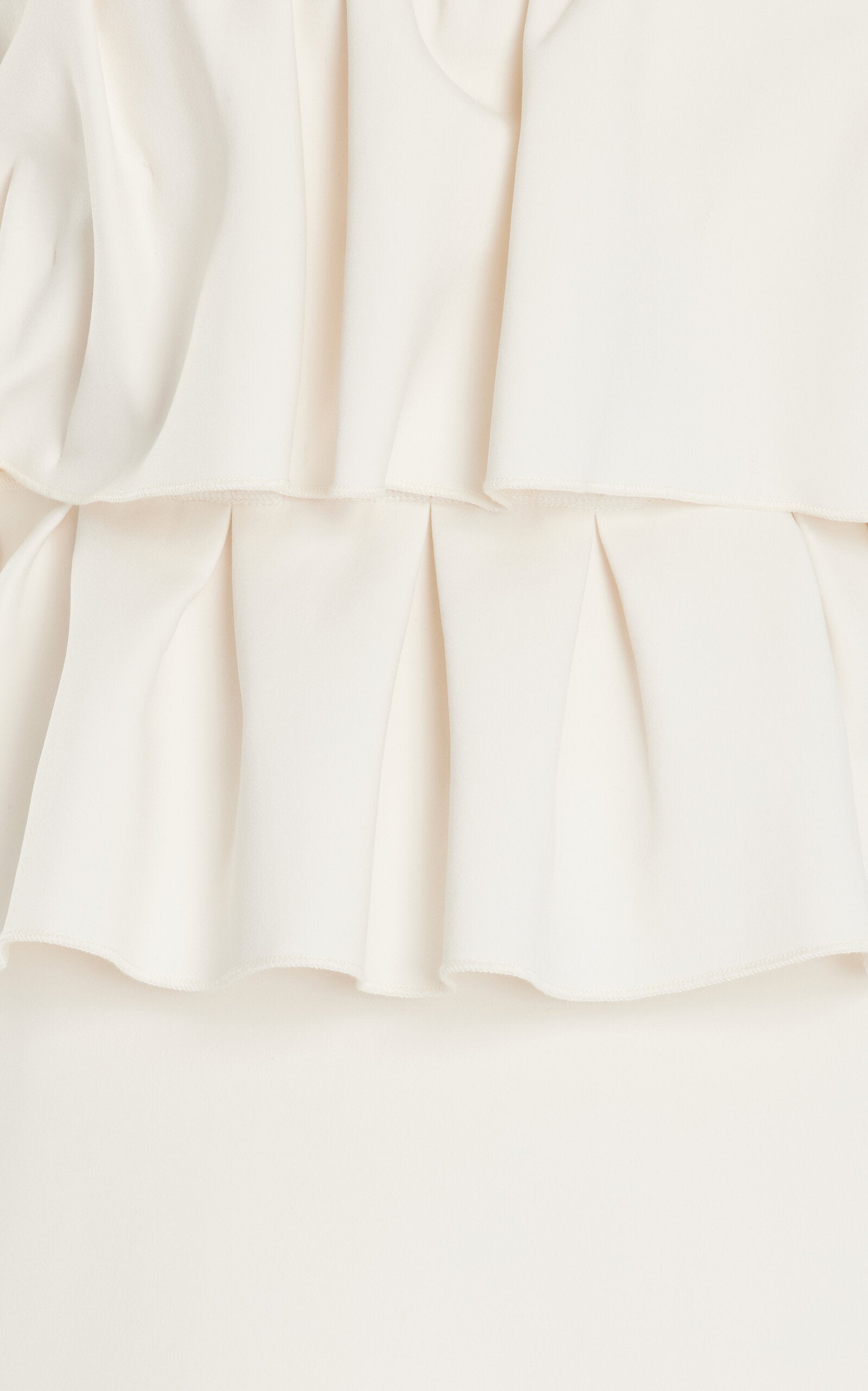 Ruffled Stretch-Crepe Strapless Midi Dress Full of charm simple and atmospheric