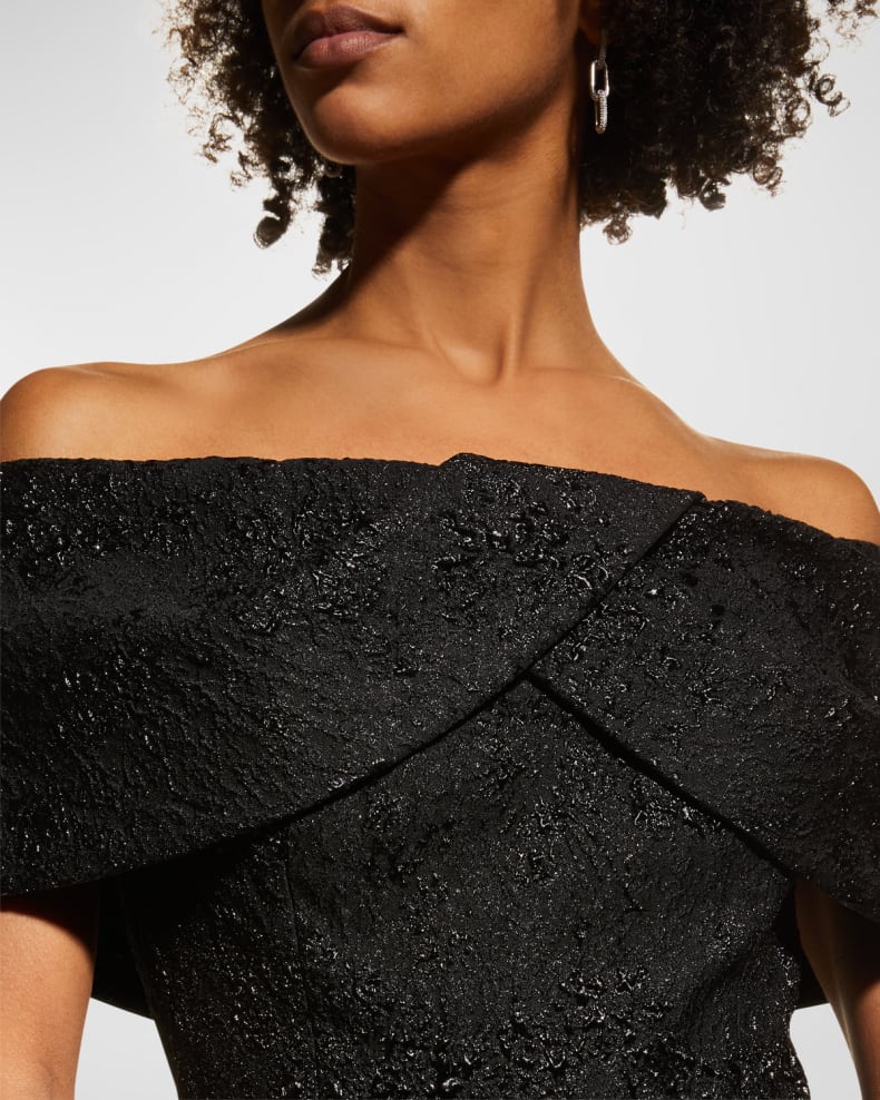 Off-ShoOff-Shoulder Jacquard Column Gown Beautiful and charming simple and unique design