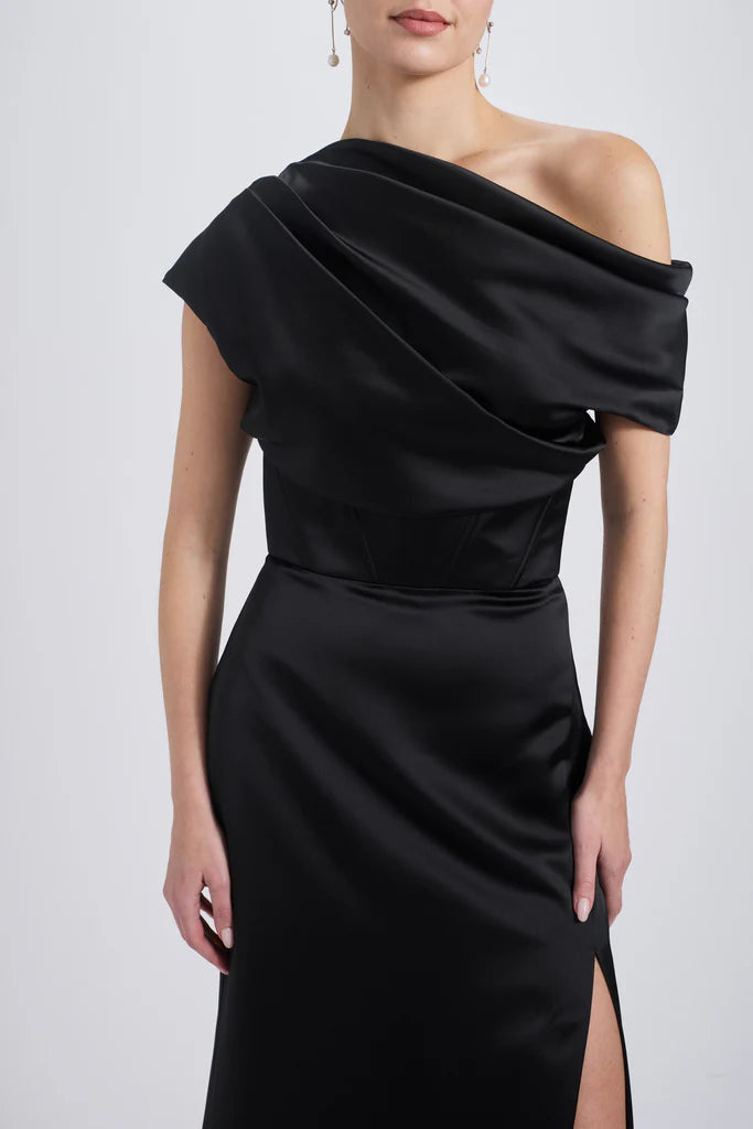 Fluid satin off-the-shoulder slouch gown with corset detail Simple atmo spheric beautiful and unique design