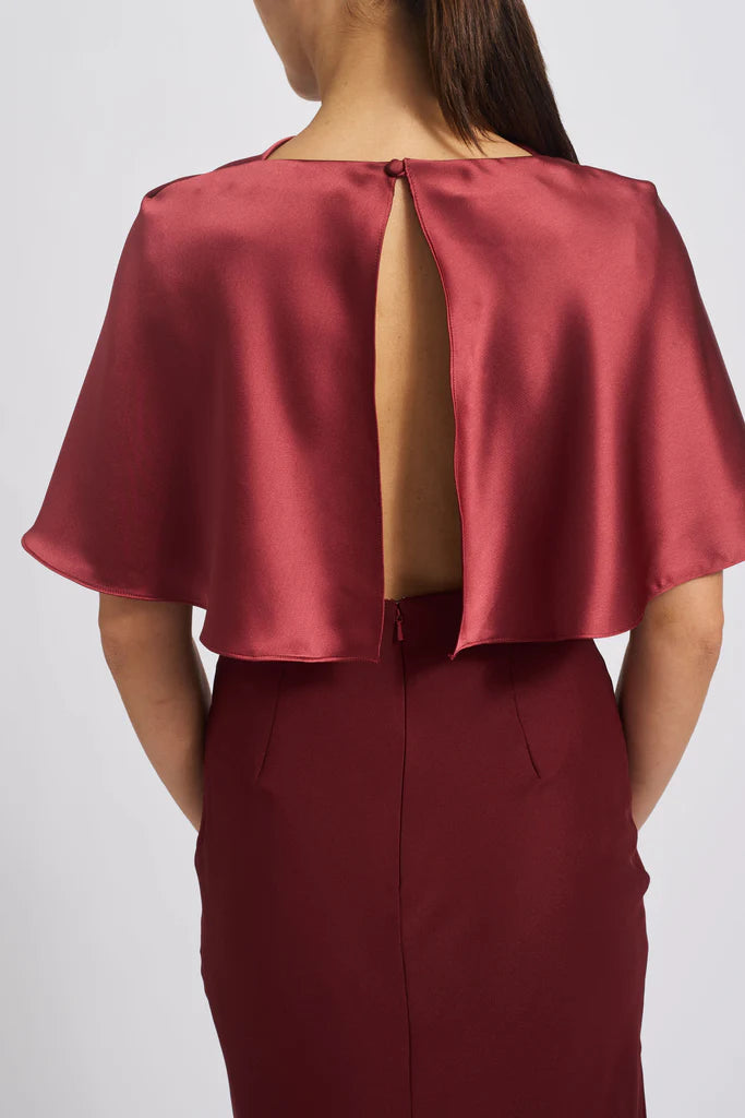 Fluid satin two-piece cape gown Simple atmo spheric beautiful and unique design