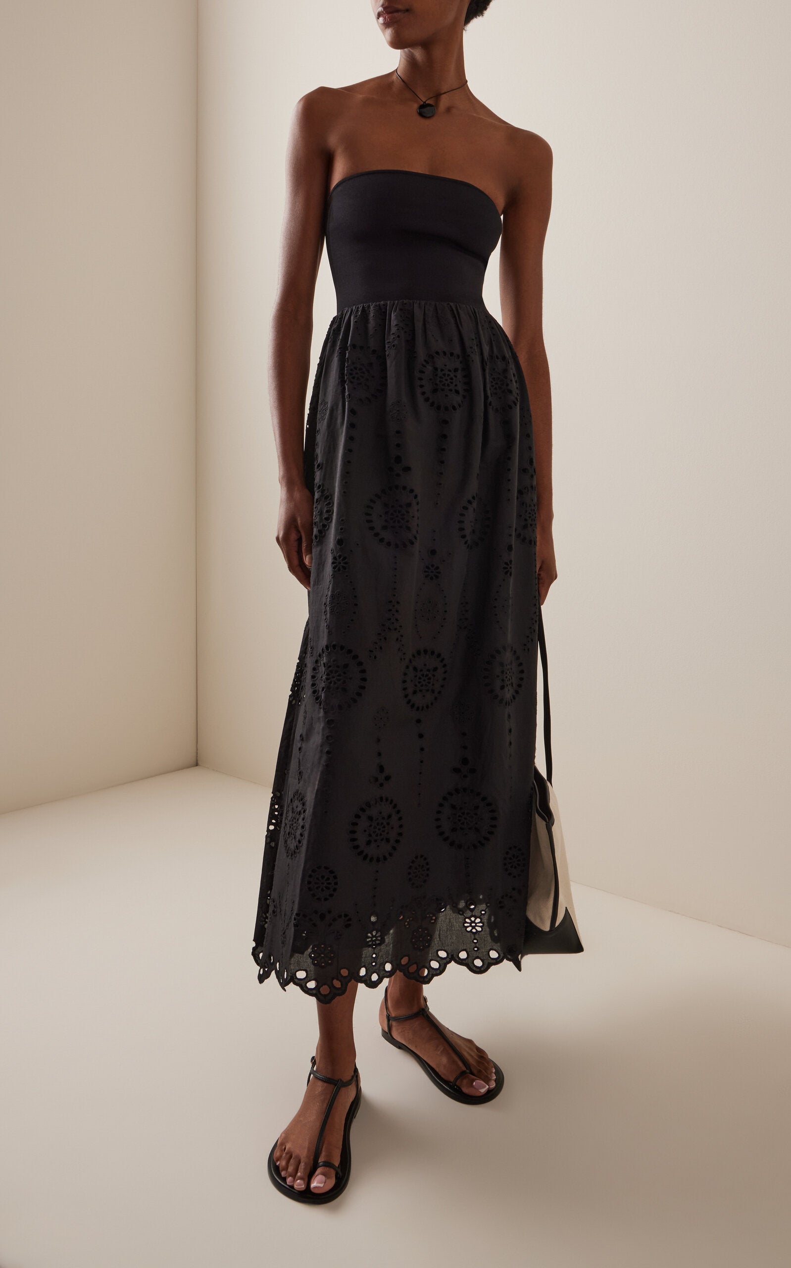 Knit and Broderie Anglaise Cotton Midi Dress Full of charm simple and atmospheric