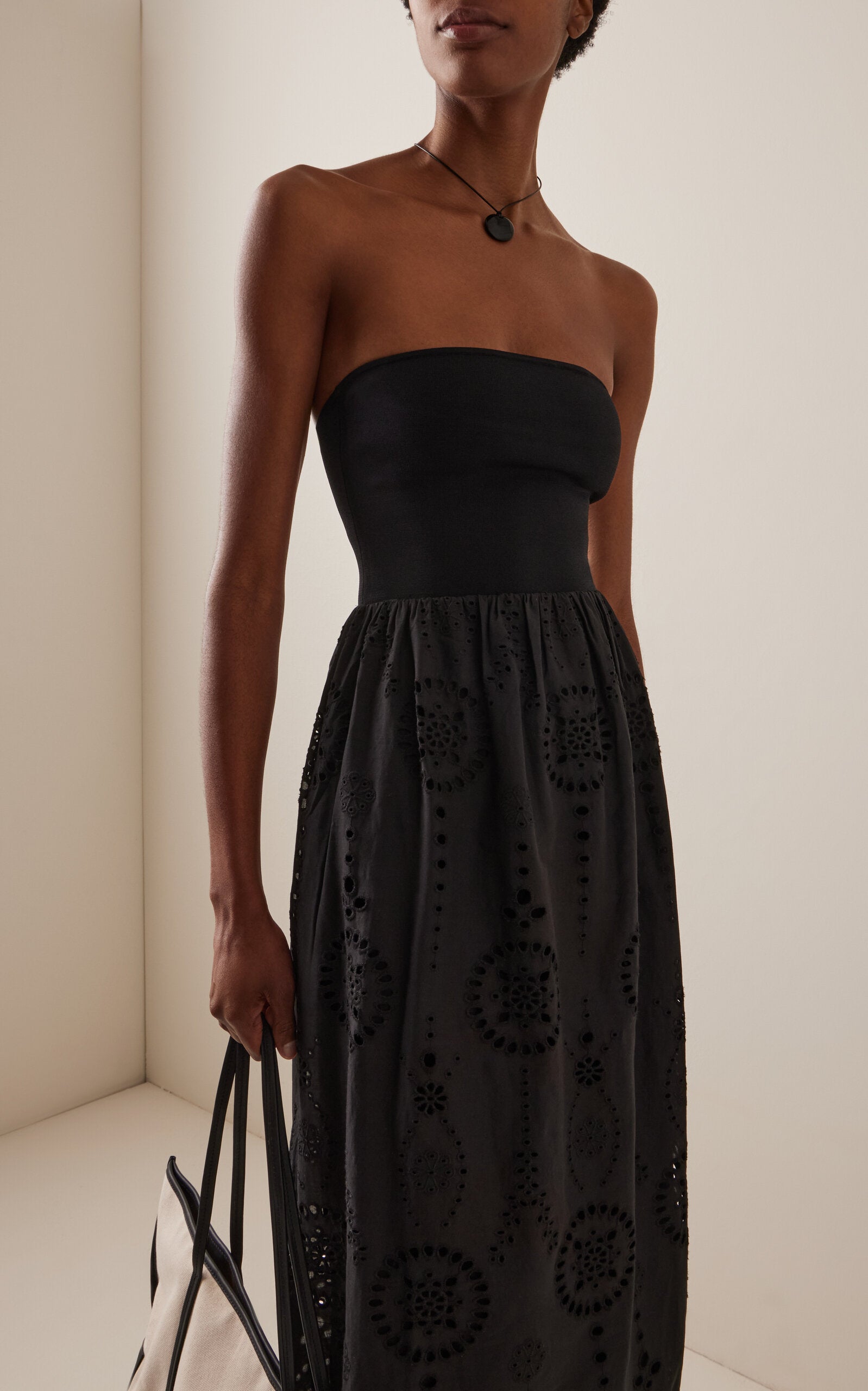 Knit and Broderie Anglaise Cotton Midi Dress Full of charm simple and atmospheric