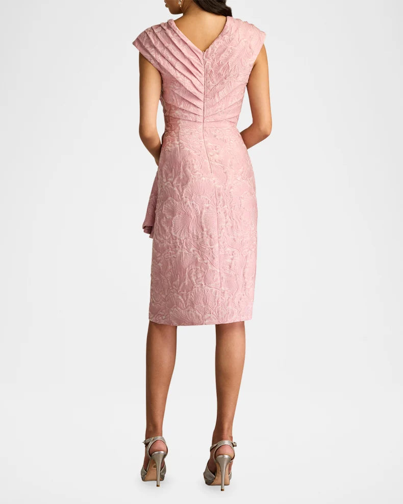 Pleated Floral Applique Jacquard Dress Beautiful and charming simple and unique design