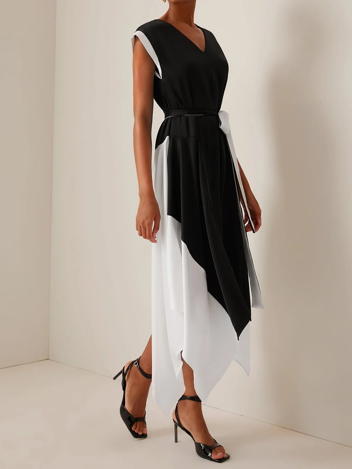 Simple beautiful generous and full of charm Black V Neck Short Sleeve Tie Waist A-line Midi Dress