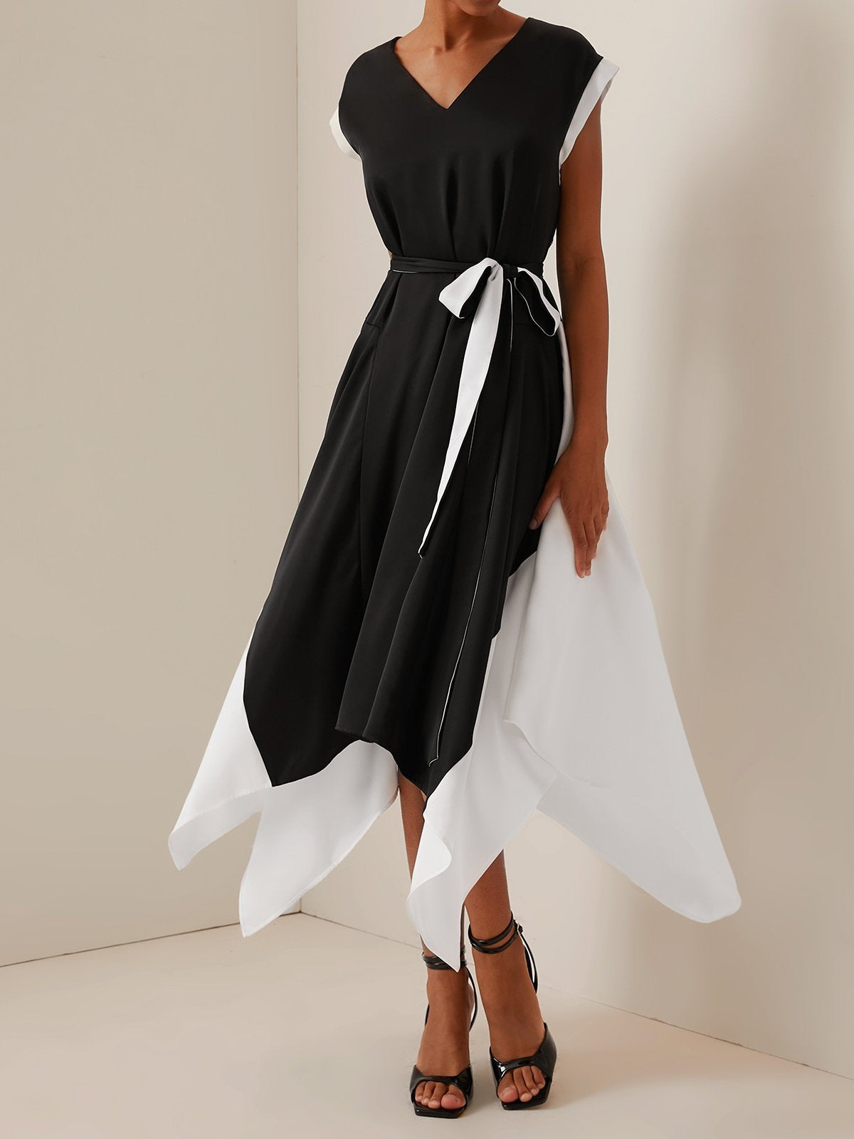 Simple beautiful generous and full of charm Black V Neck Short Sleeve Tie Waist A-line Midi Dress