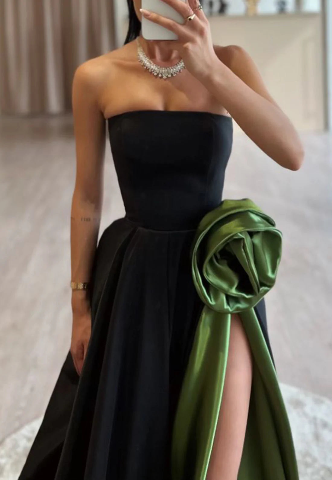 Straight Across Sleeveless Floral Embellished Pleated A-Line Prom Dress