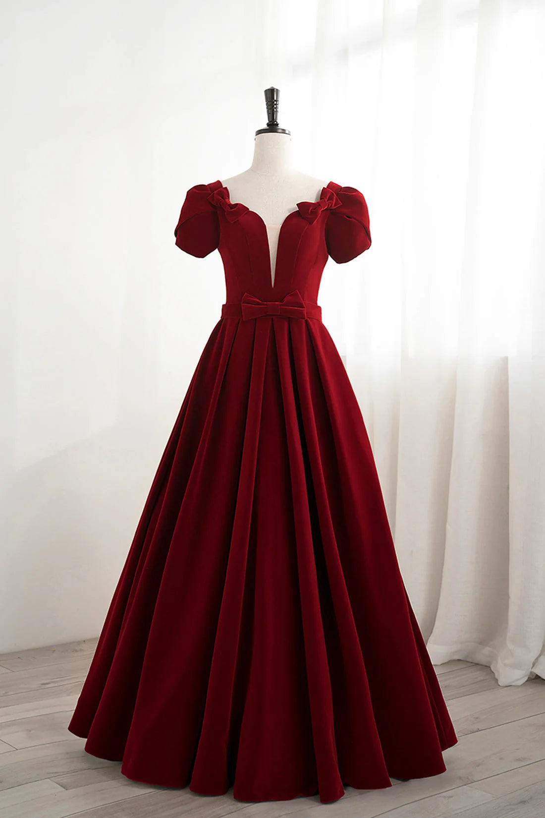 Burgundy Velvet Velvet Long Prom Dress Cute Short Sleeve Party Dress simple gentle atmospheric and unique desi Bring summer colors to enhance white ﻿