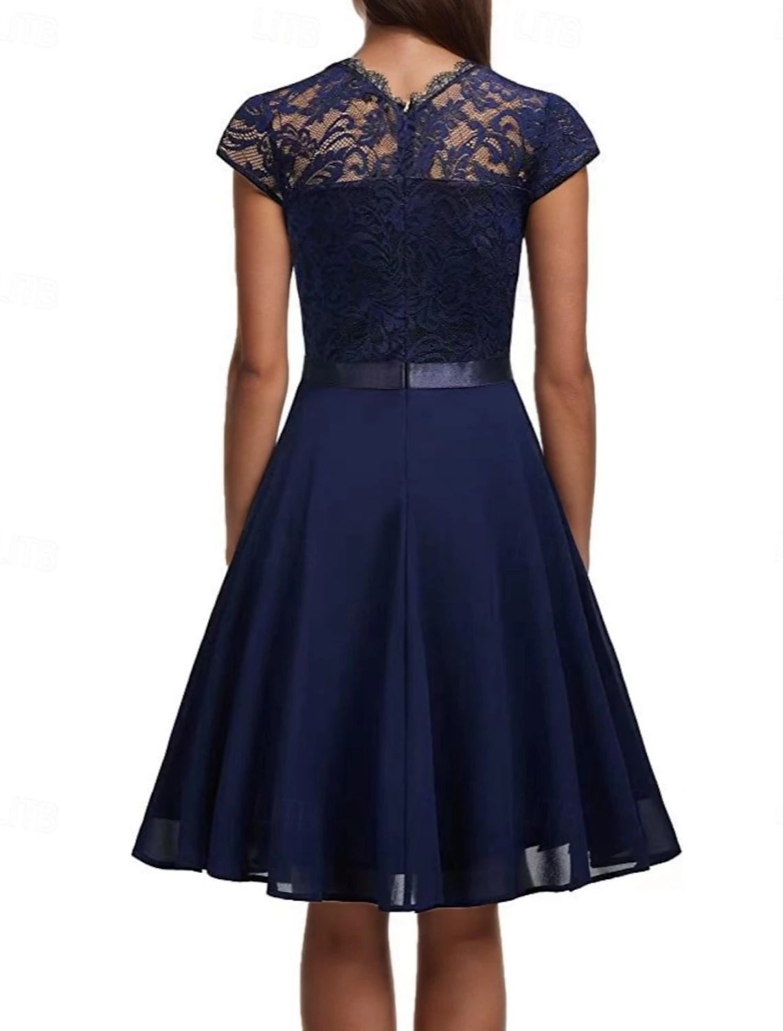 A-Line Mother of the Bride Dress Elegant Party Jewel Neck Knee Length Lace Short Sleeve with Lace Derby Dresses