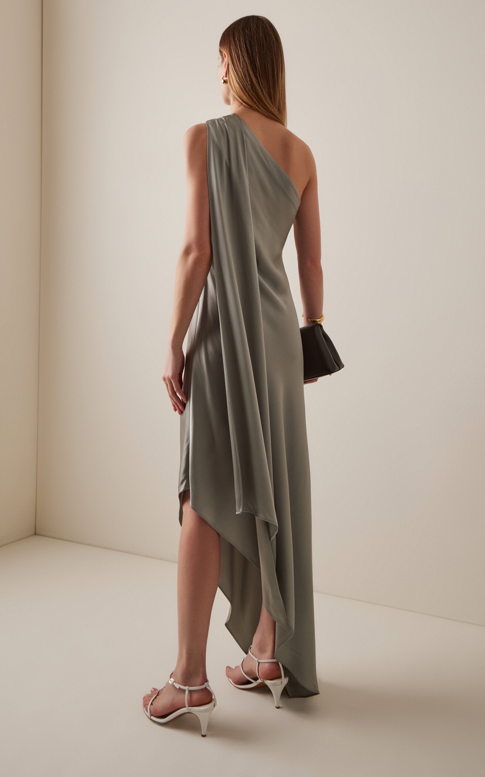 Satin One-Shoulder Dress Dress Simple gentle beautiful and grand
