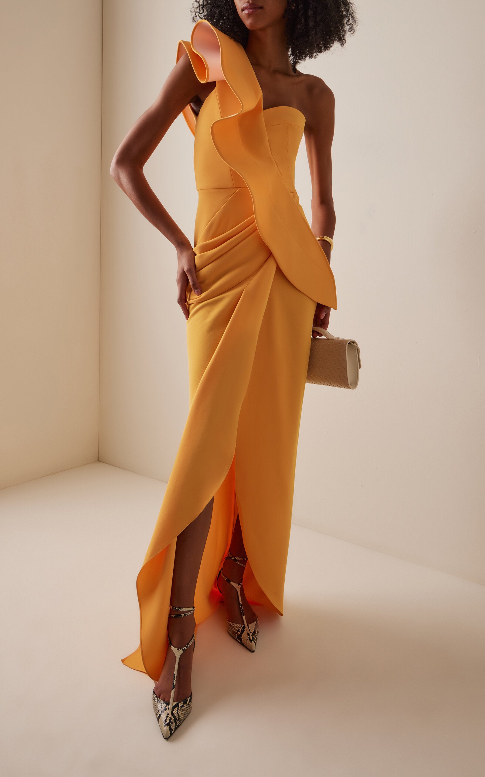 Salyut Wave-Structured Cady Gown Simple gentle beautiful and grand