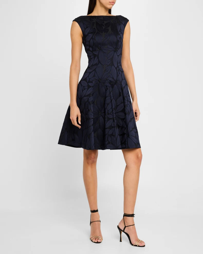 Leaf Flower Jacquard Cap-Sleeve Dress Beautiful and charming simple and unique design