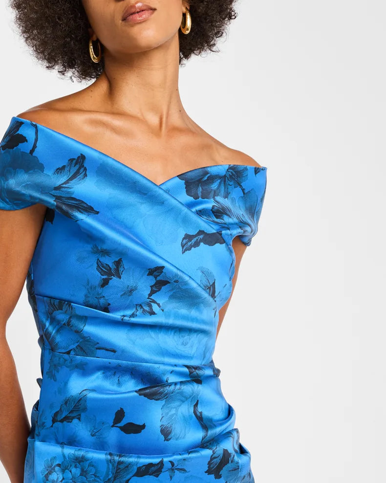 Off-Shoulder Gazar Column Gown Beautiful and charming simple and unique design