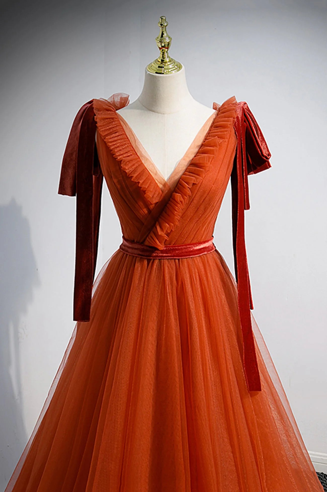 A-Line Tulle Long Prom Dress Orange V-Neck Long Simple Evening Dress simple gentle atmospheric and unique desi Bring summer colors to enhance whitenes