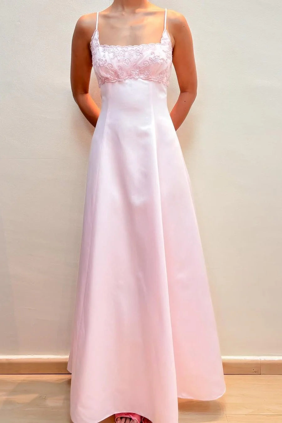 Spaghetti Straps Appliques Empire-Waist Satin Prom Dress