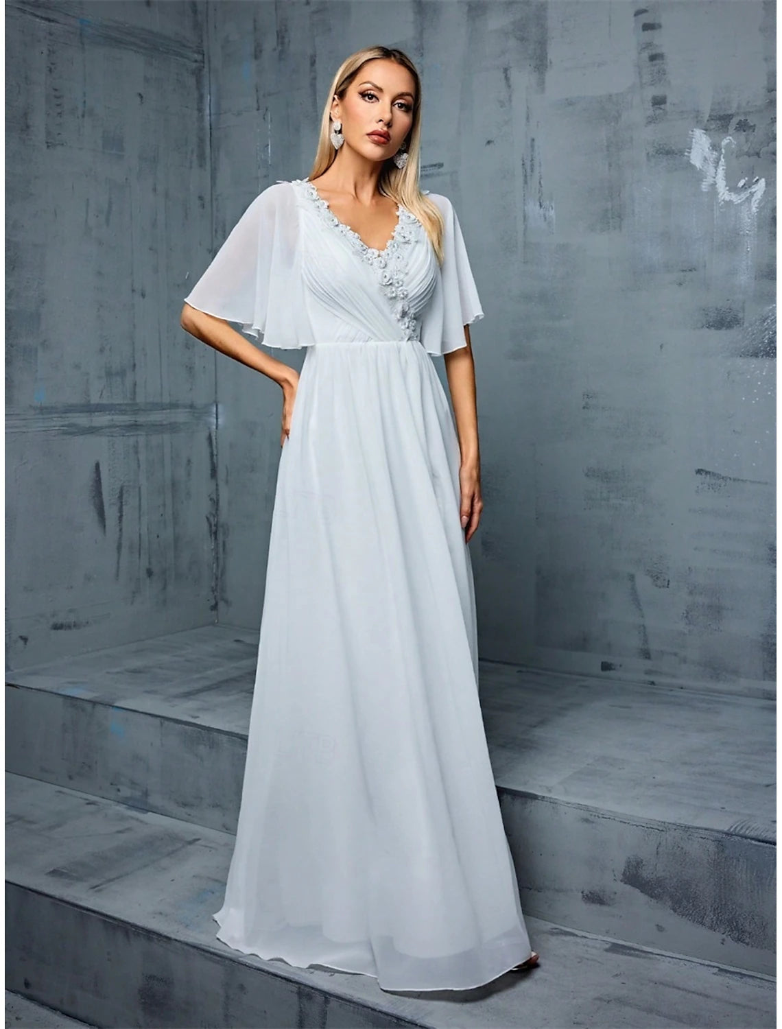 Dress Mother of the Bride Dress Elegant V Neck Floor Length Polyester Half Sleeve with Solid Color