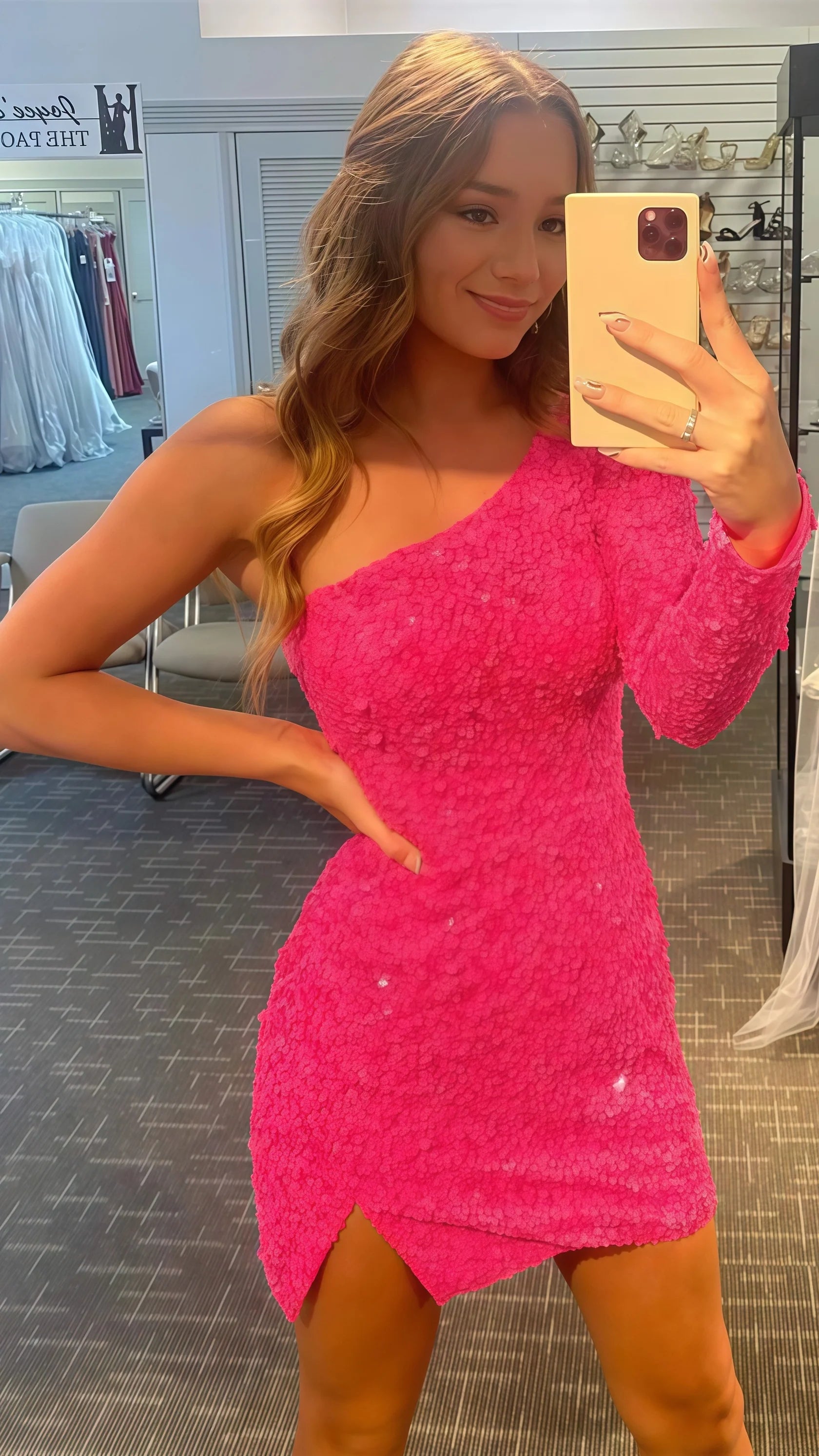 Sexy Mermaid Beautiful elegant and unique design Prom Dress One Sleeve Sequin Homecoming Dress Short Prom Dresses