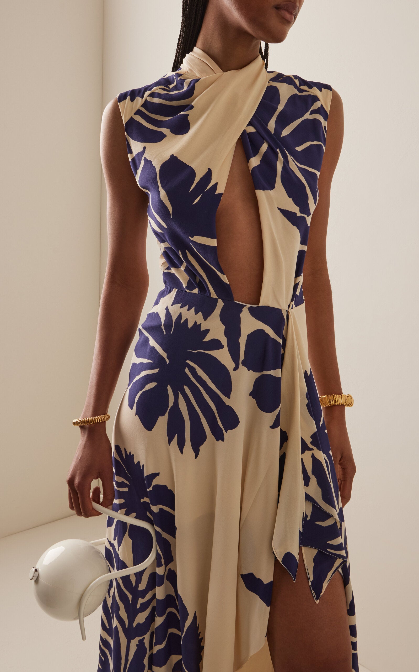 Cutout Silk Midi Dress Full of charm simple and atmospheric