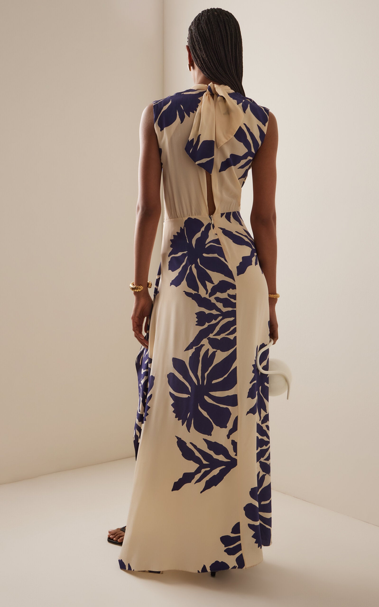 Cutout Silk Midi Dress Full of charm simple and atmospheric