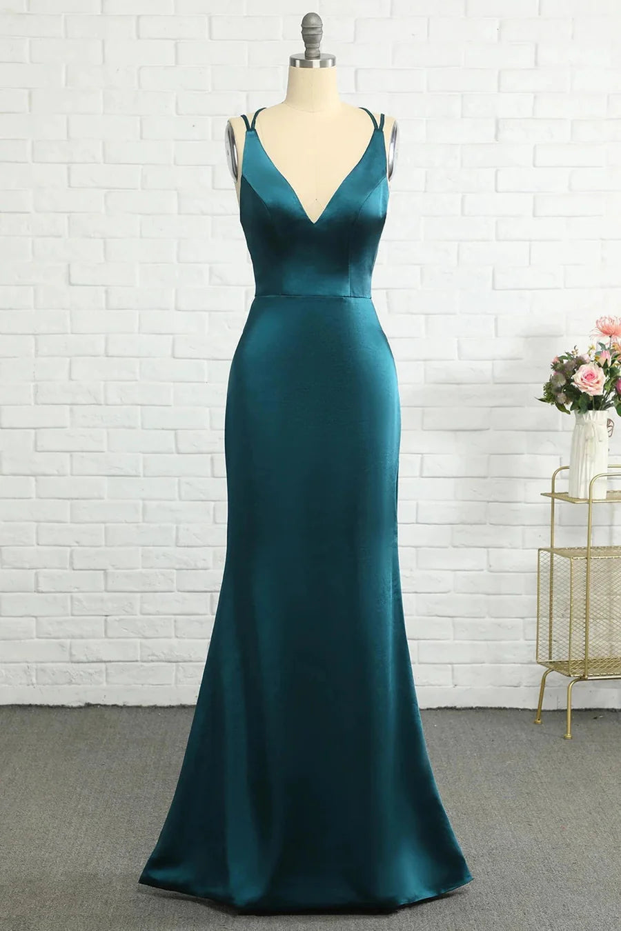 Elegant V-Neck Lace-Up Mermaid Bridesmaid Dress Gentle beautiful and generous