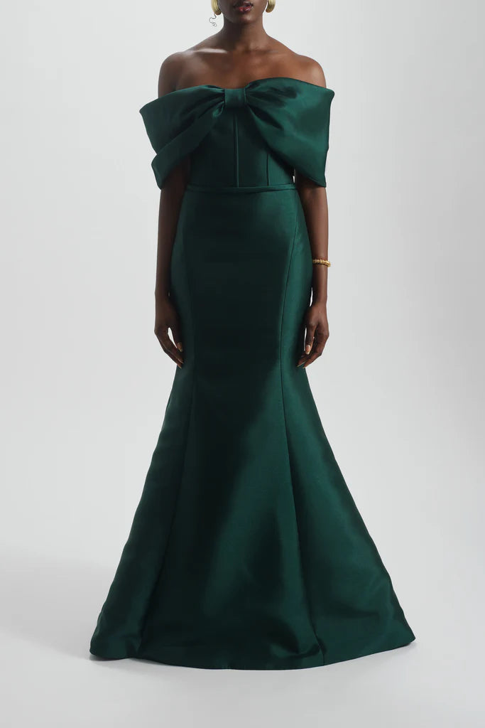 Off-the-Shoulder Bow Gown Simple atmospheric beautiful and unique design