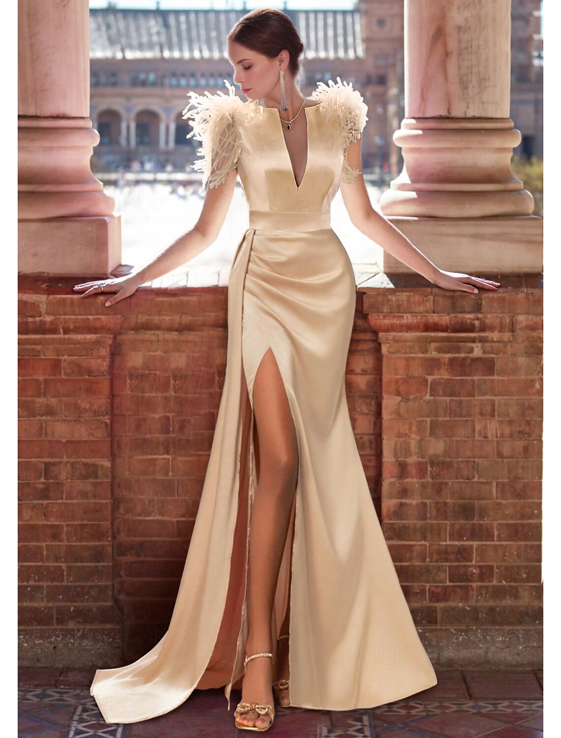 Mermaid Evening Gown Elegant Dress Formal Sweep / Brush Train Sleeveless V Neck Champagne Dress Satin with Feather