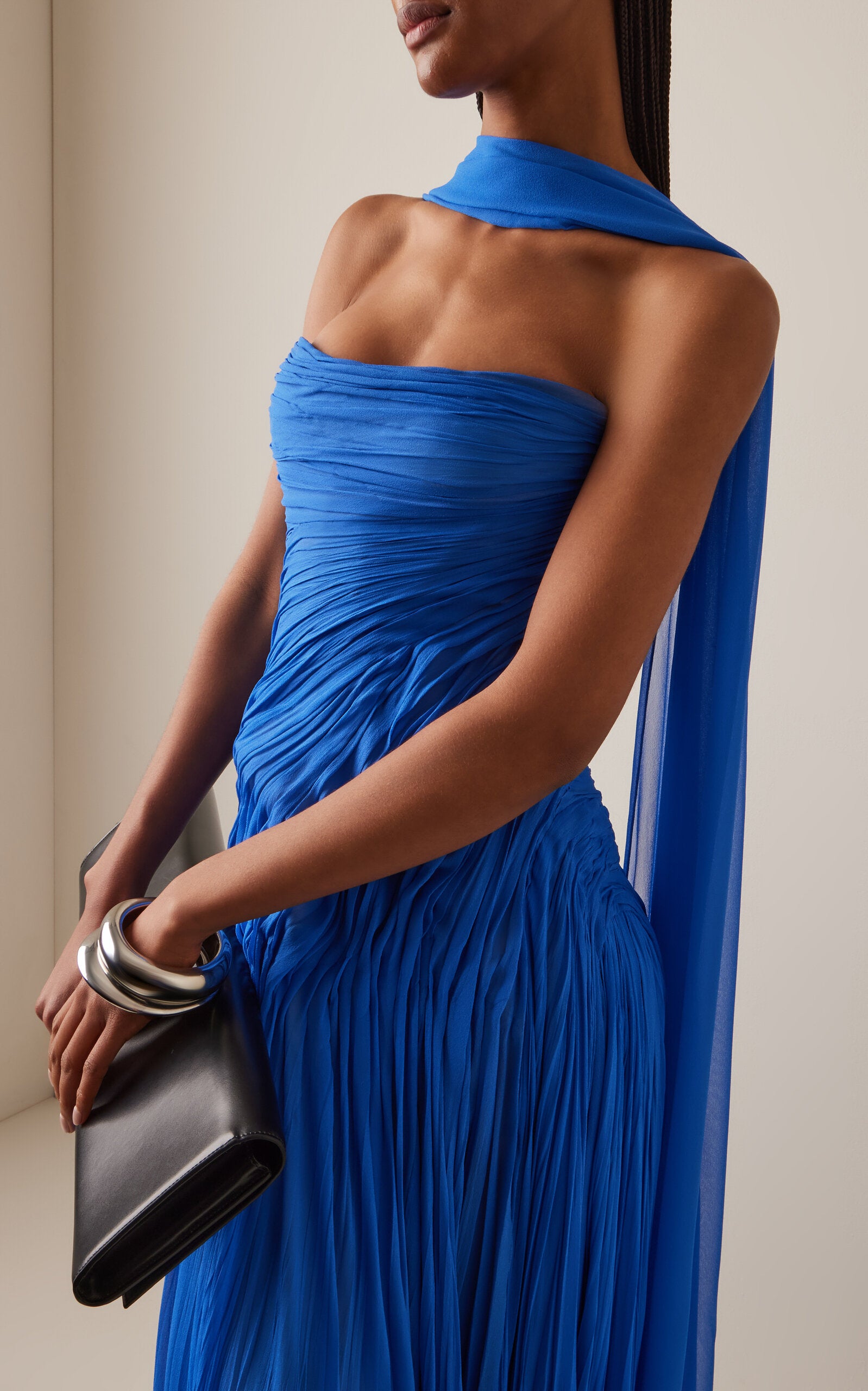 Scarf-detail Hand-Pleated Silk Gown Gentle beautiful and grand