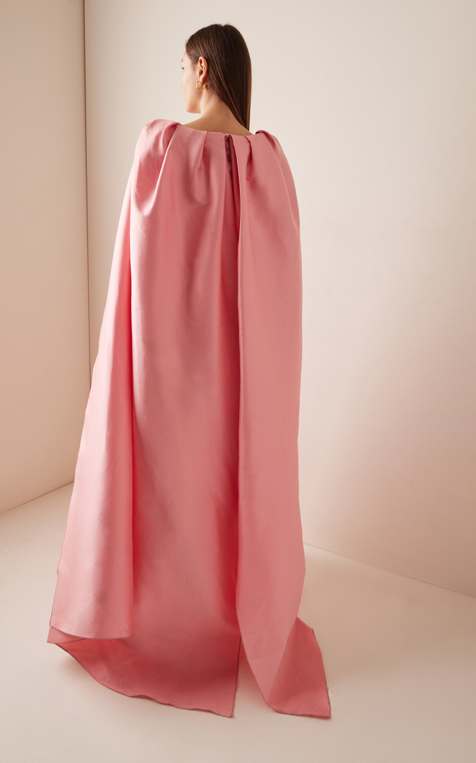 Party Dresses Cape-Effect Silk-Blend Gown Gentle beautiful and grand