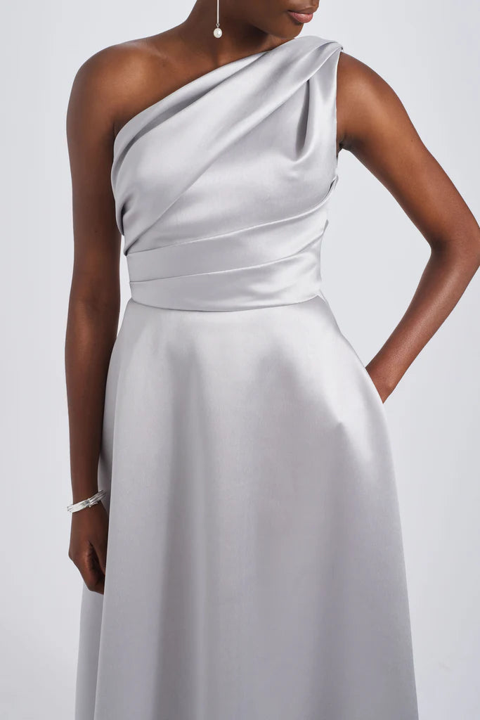 One-Shoulder Mikado Gown Simple atmospheric beautiful and unique design
