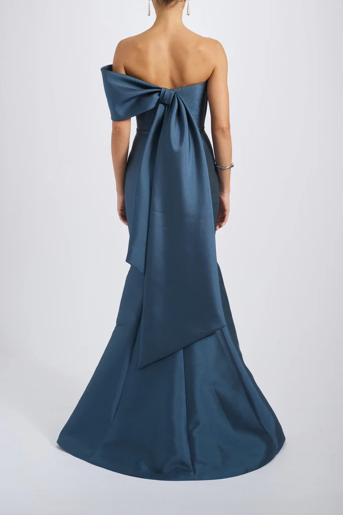 Asymmetric Bow Gown Simple atmospheric beautiful and unique design